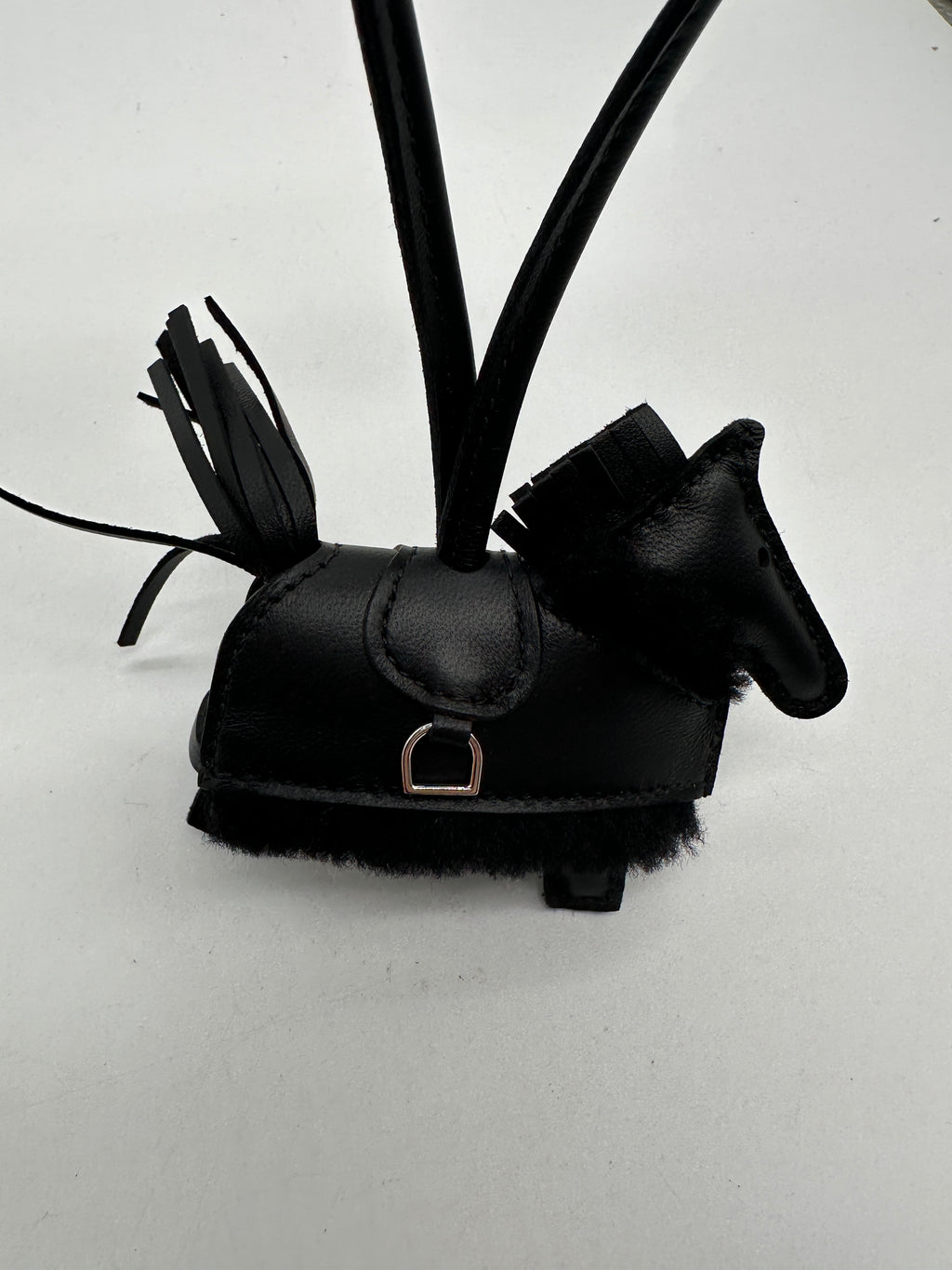 Rodeo Robeo Plush PM charm Noir