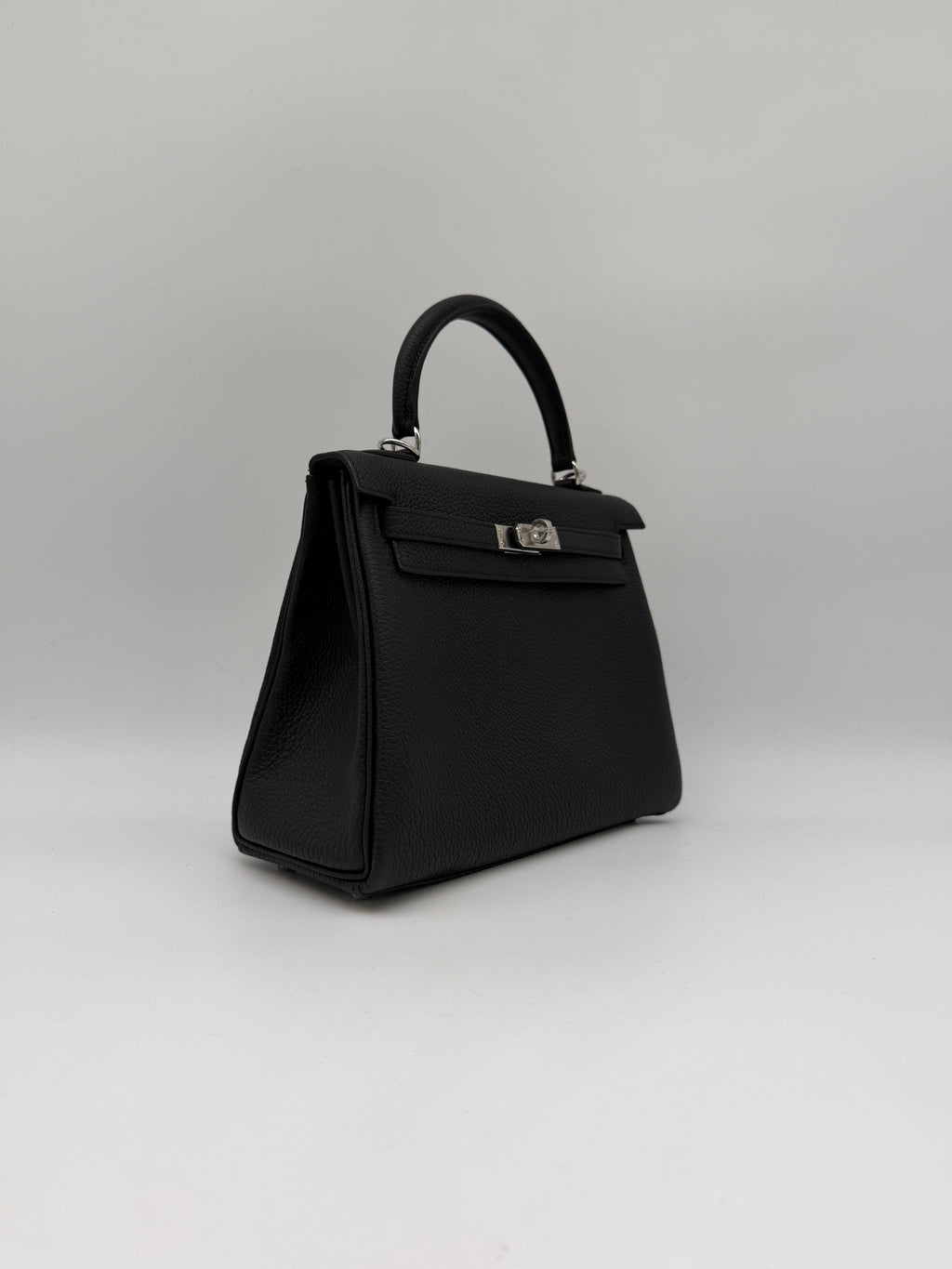 Hermès Kelly 25 Black Togo Palladium Hardware