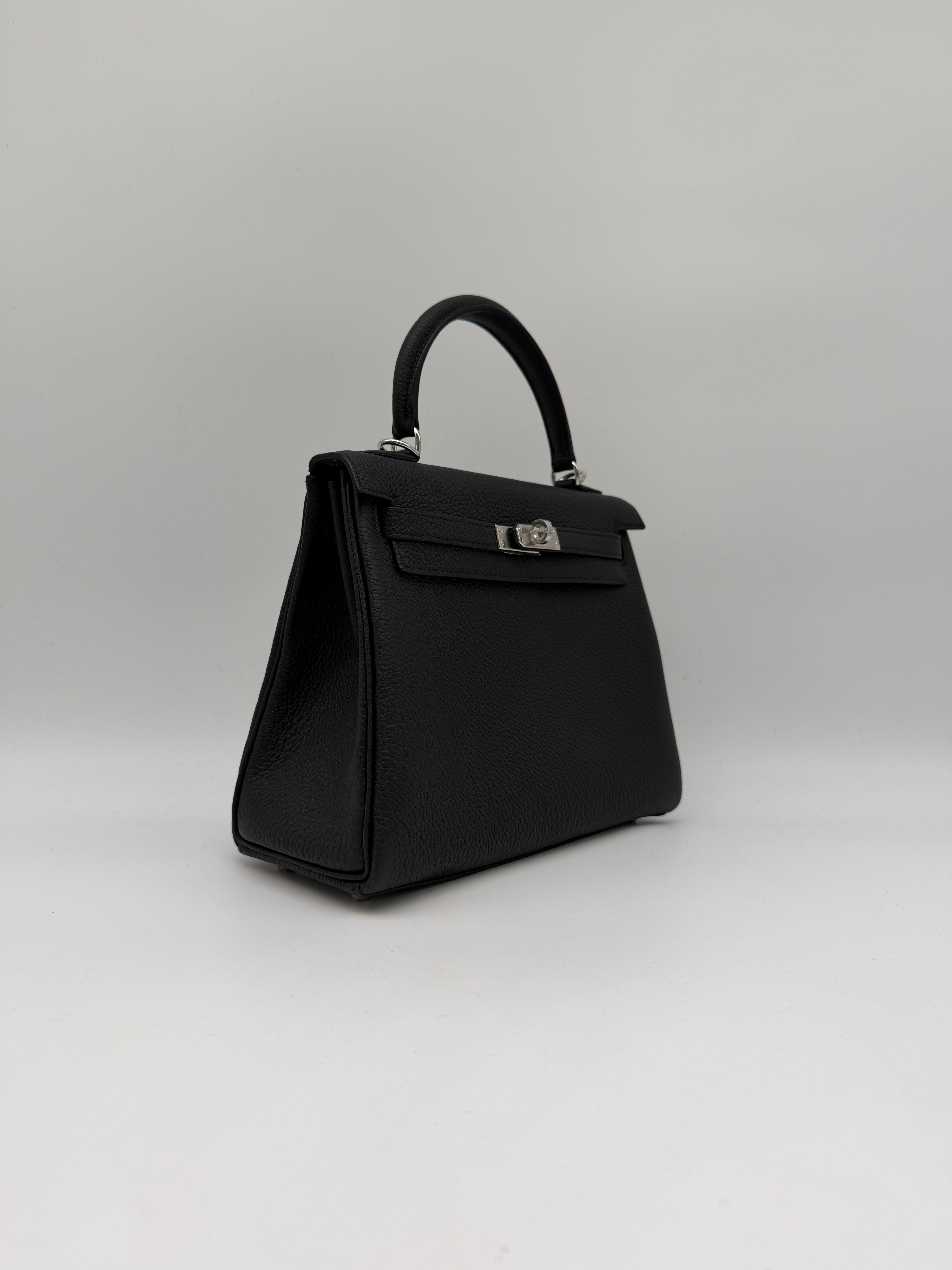 Hermès Kelly 25 Black Togo Palladium Hardware