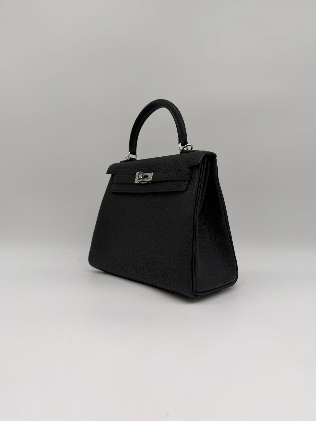 Hermès Kelly 25 Black Togo Palladium Hardware