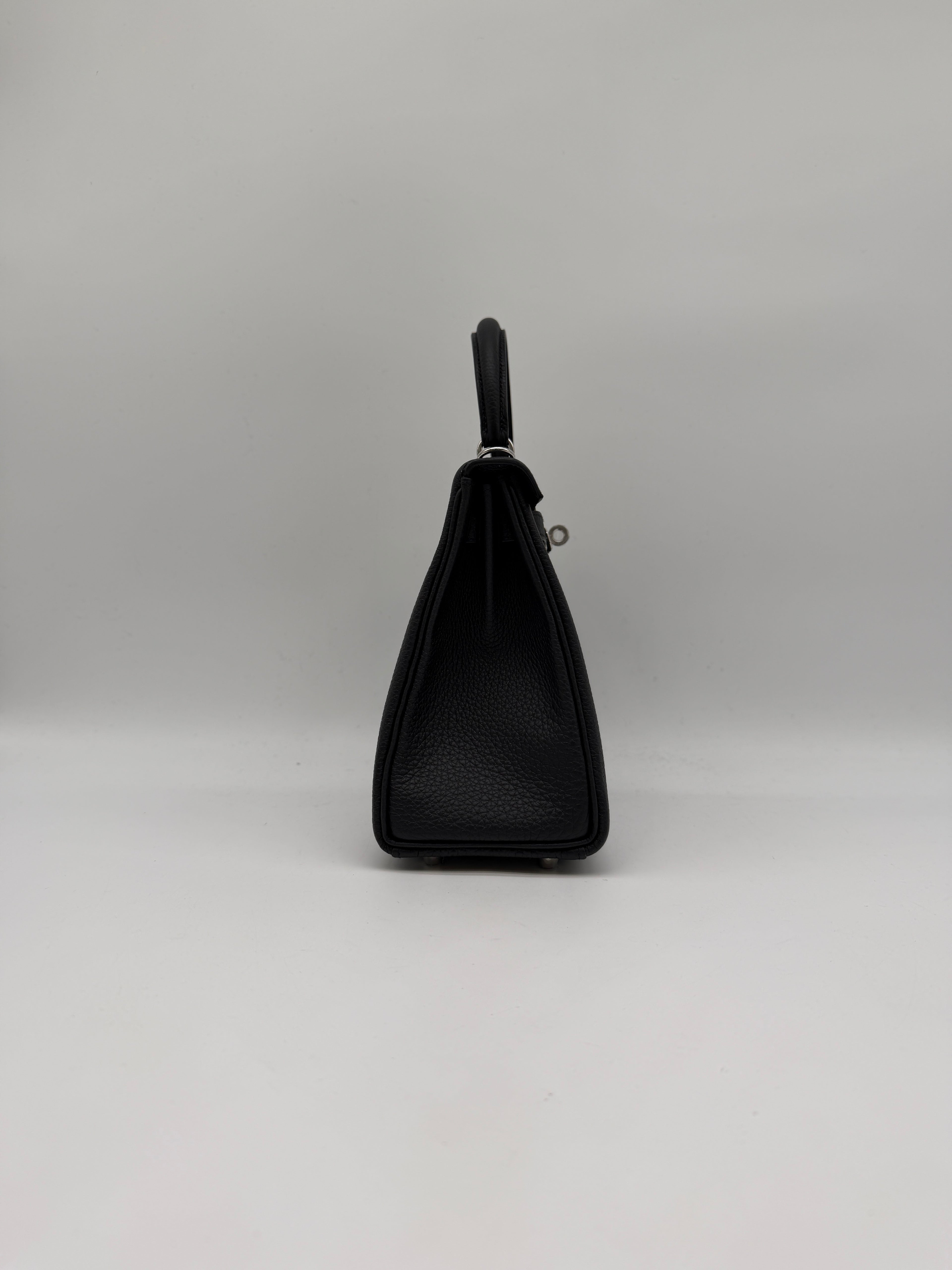 Hermès Kelly 25 Black Togo Palladium Hardware