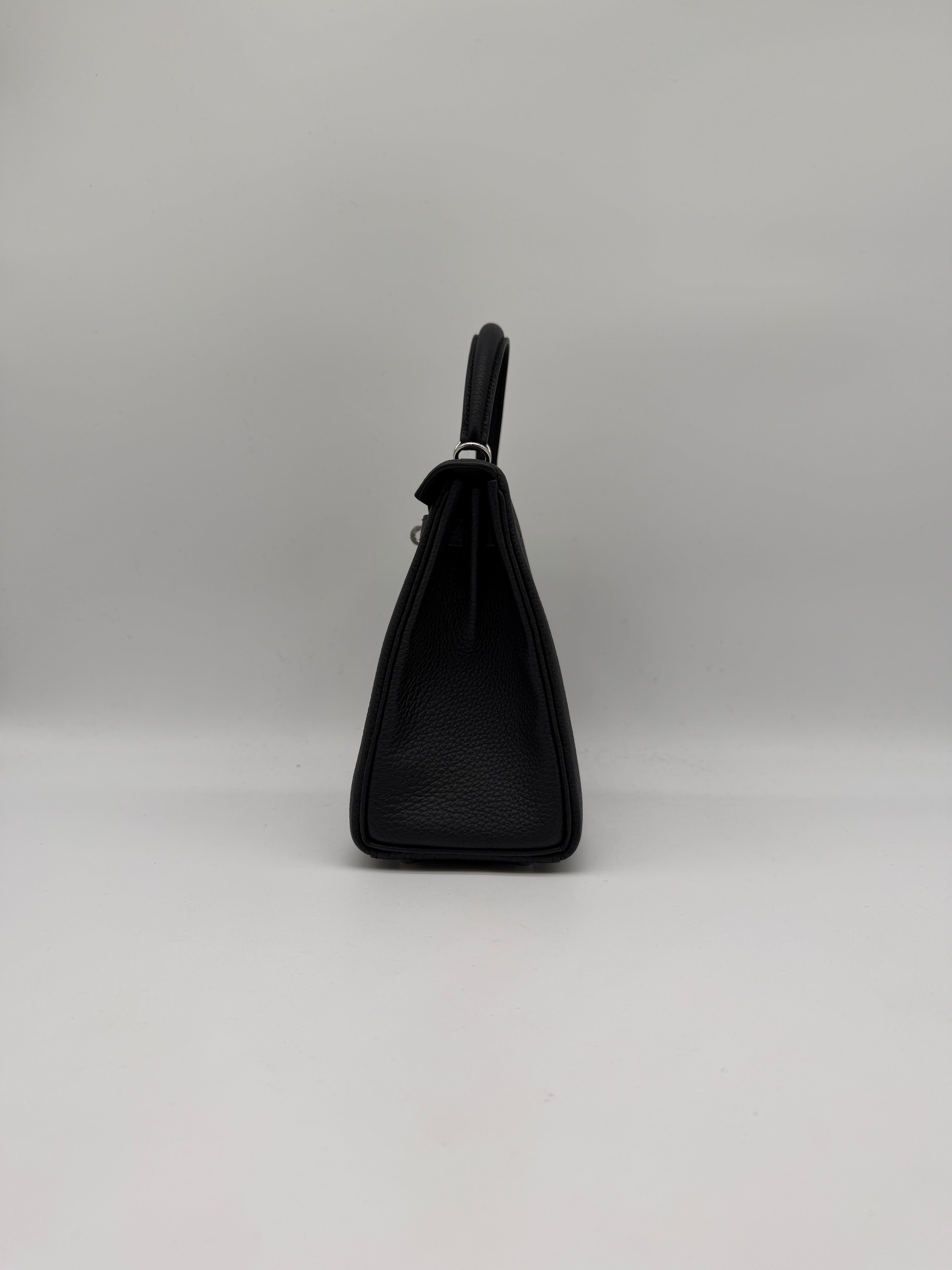 Hermès Kelly 25 Black Togo Palladium Hardware