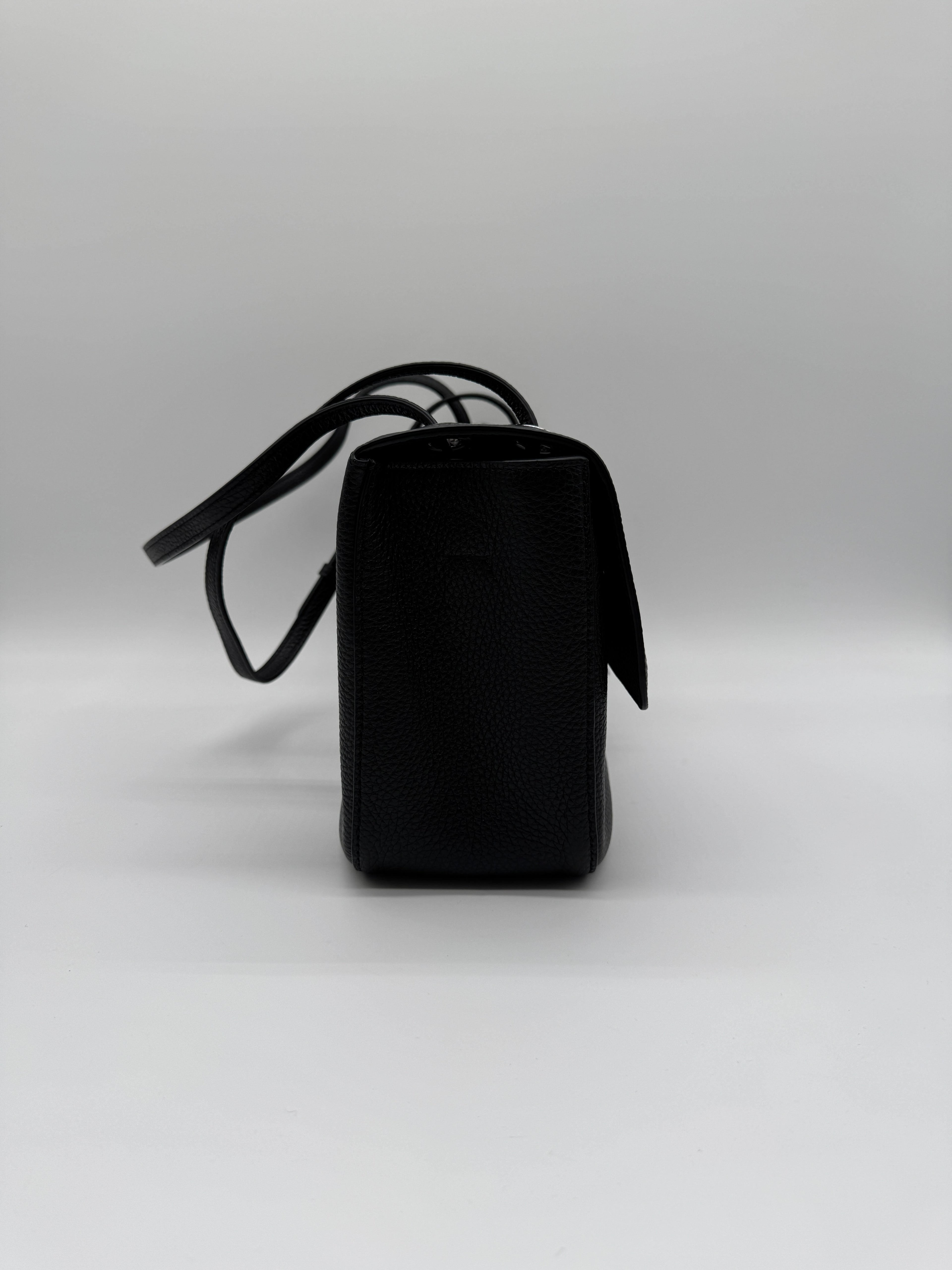 Chanel Maxi Black 32cm Silver-tone Hardweae
