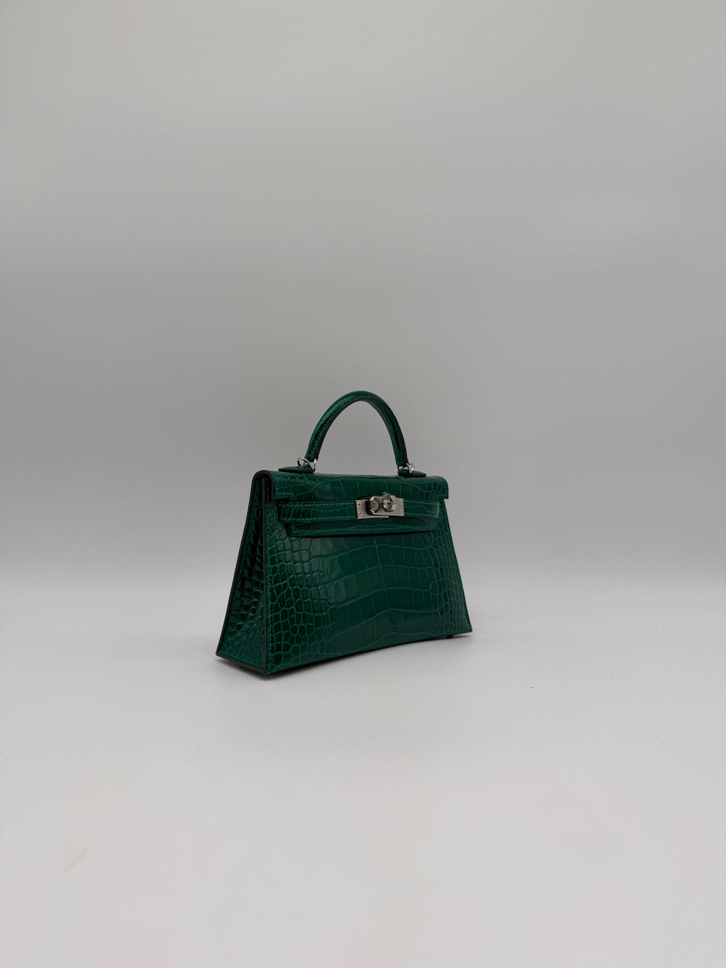 Hermès Mini Kelly Vert Emeraude Shiny Alligator G 2026