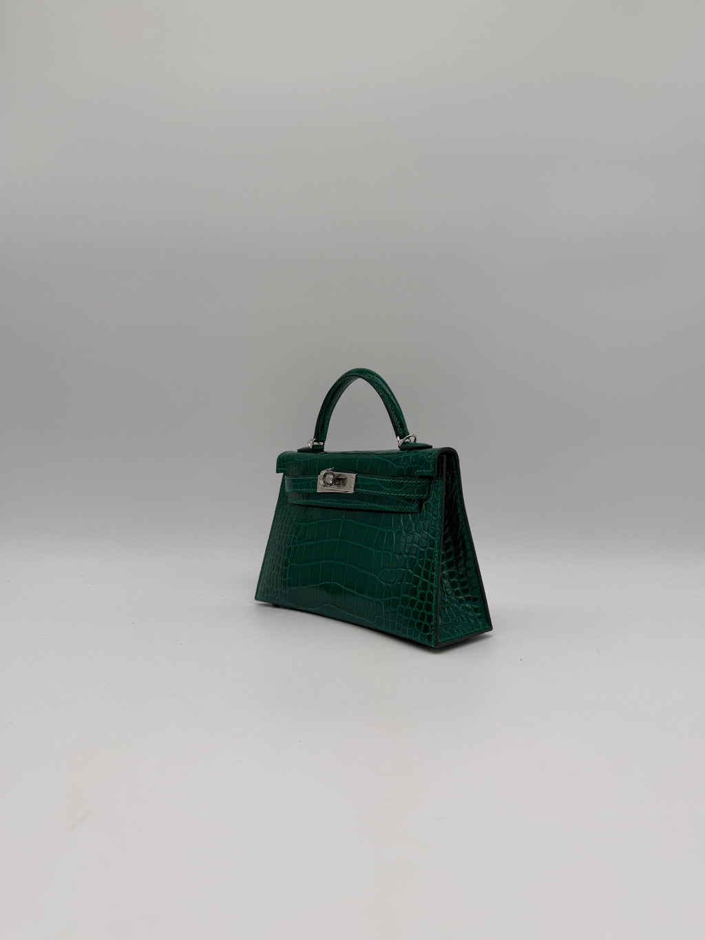 Hermès Mini Kelly Vert Emeraude Shiny Alligator G 2026