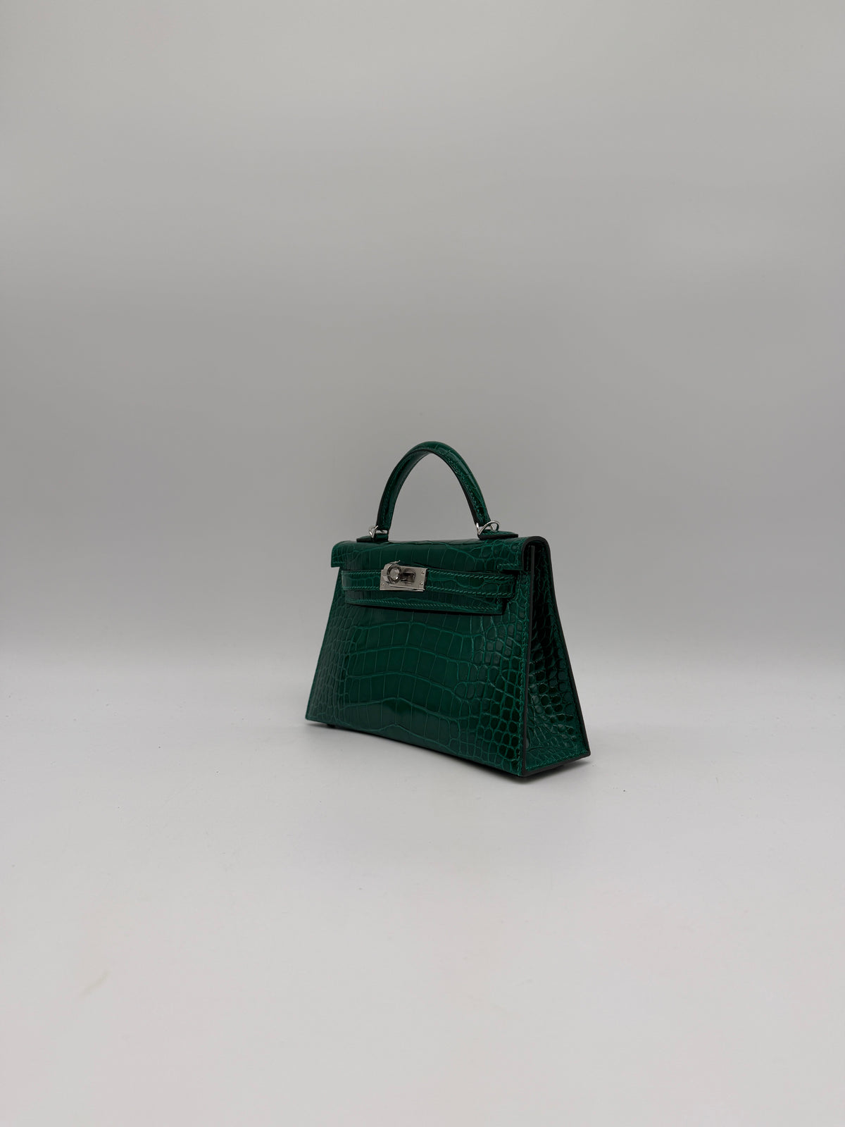 Hermès Mini Kelly Vert Emeraude Shiny Alligator G 2026