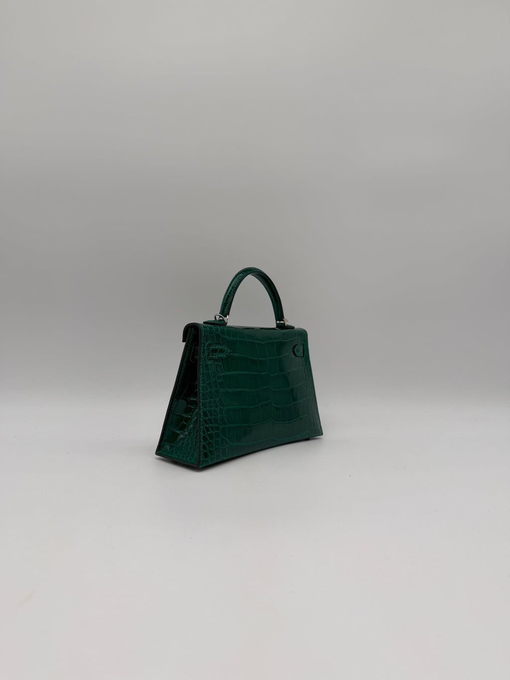 Hermès Mini Kelly Vert Emeraude Shiny Alligator G 2026
