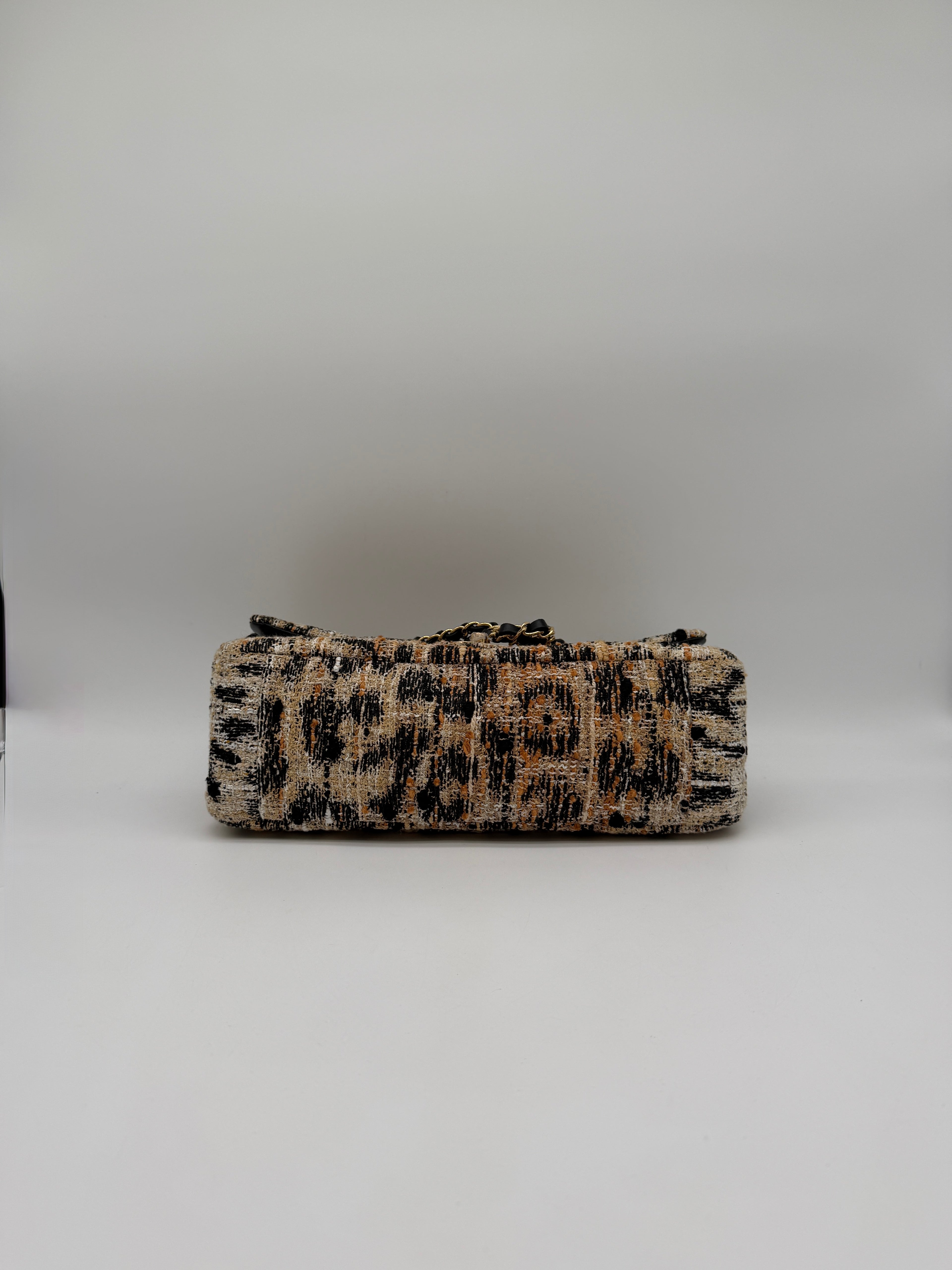 Chanel Maxi 32 Leopard Gold-Tone Metal
