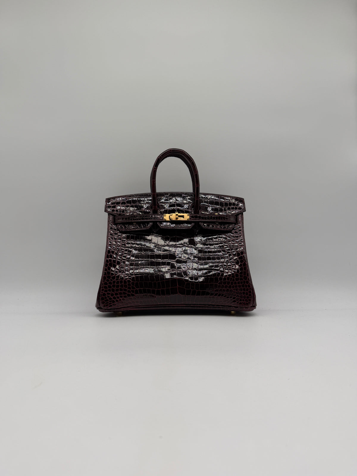 Hermès Birkin 25 Bordeaux Shiny Porosus Gold Hardware
