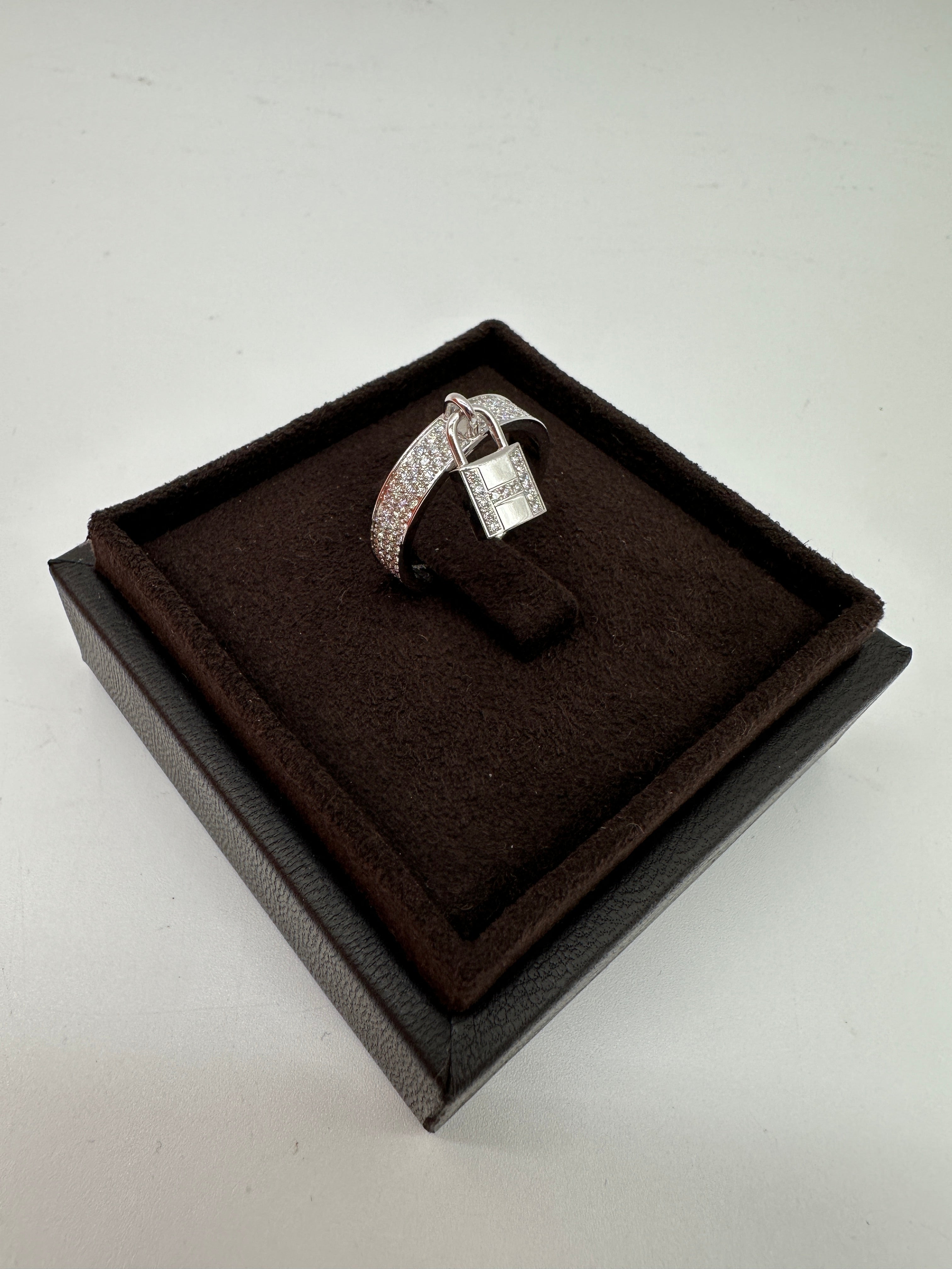 Hermès Kelly Cadenas Ring, Medium Model 114D 0.63ct