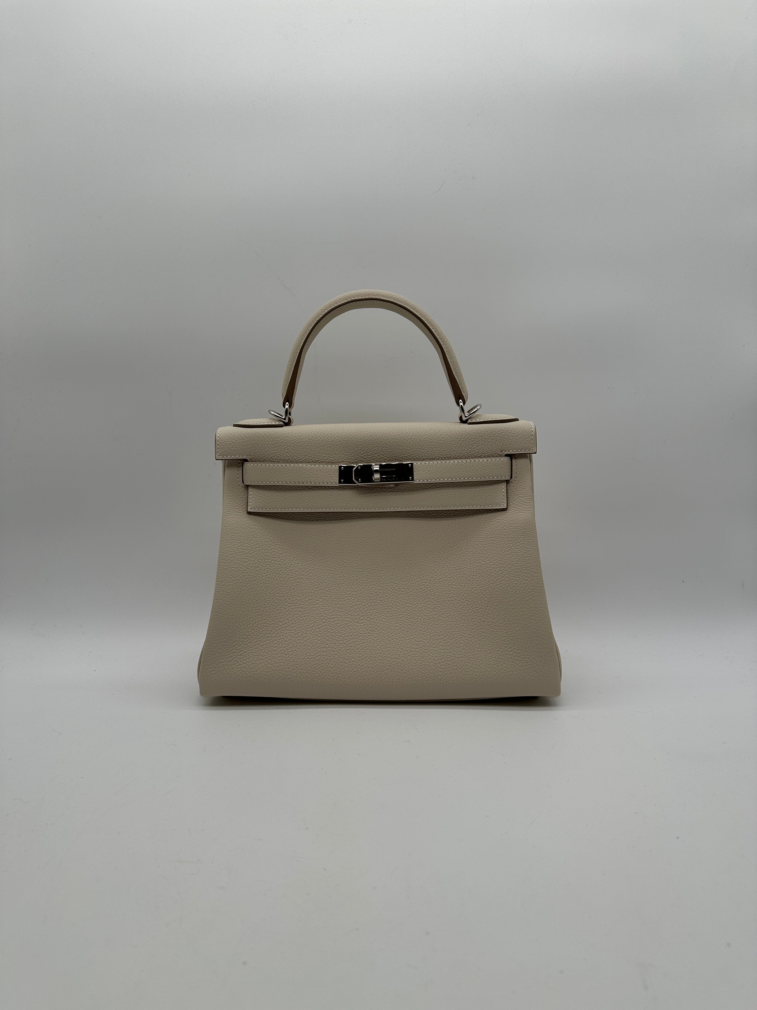 Hermès Kelly 28 Craie Togo Palladium Hardware