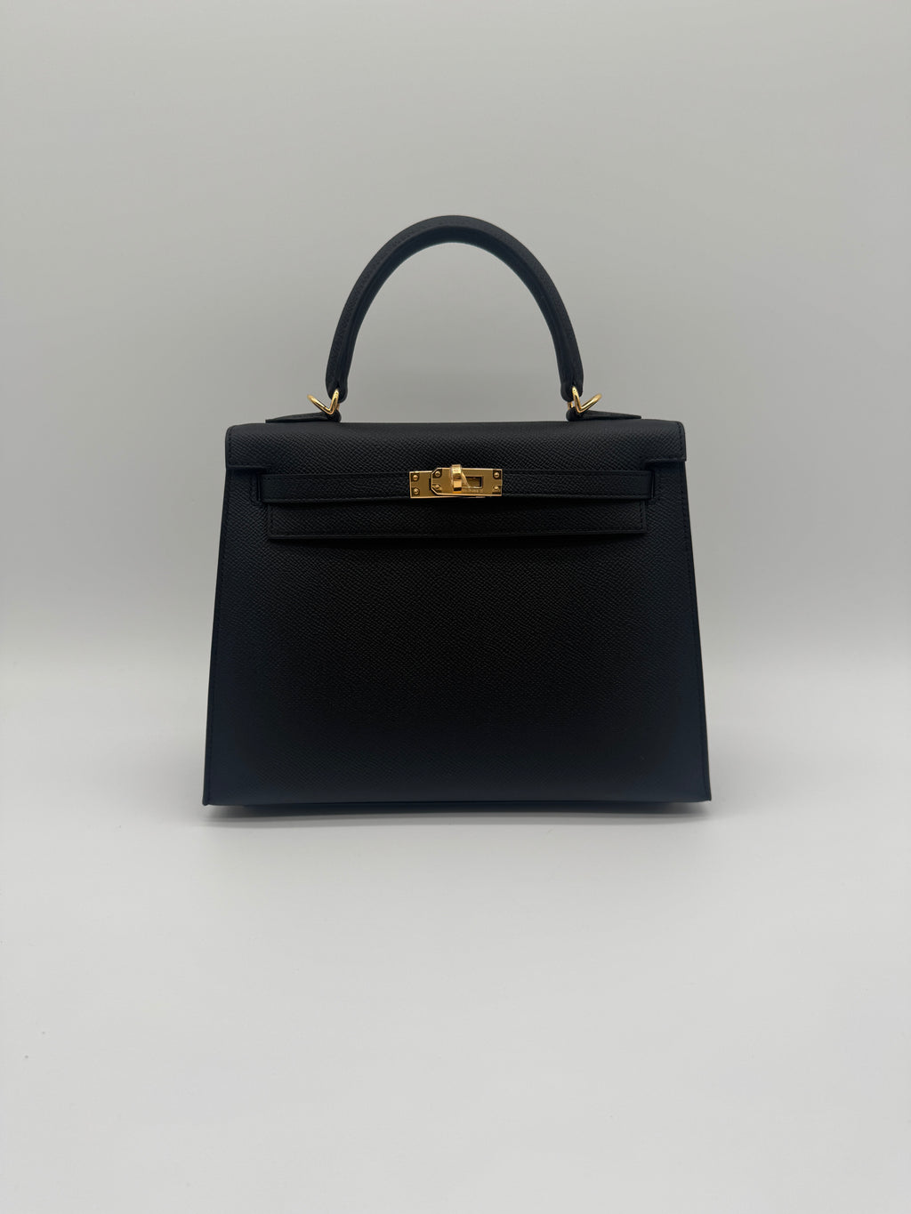 Hermès Kelly 25 Black Epsom Gold Hardware