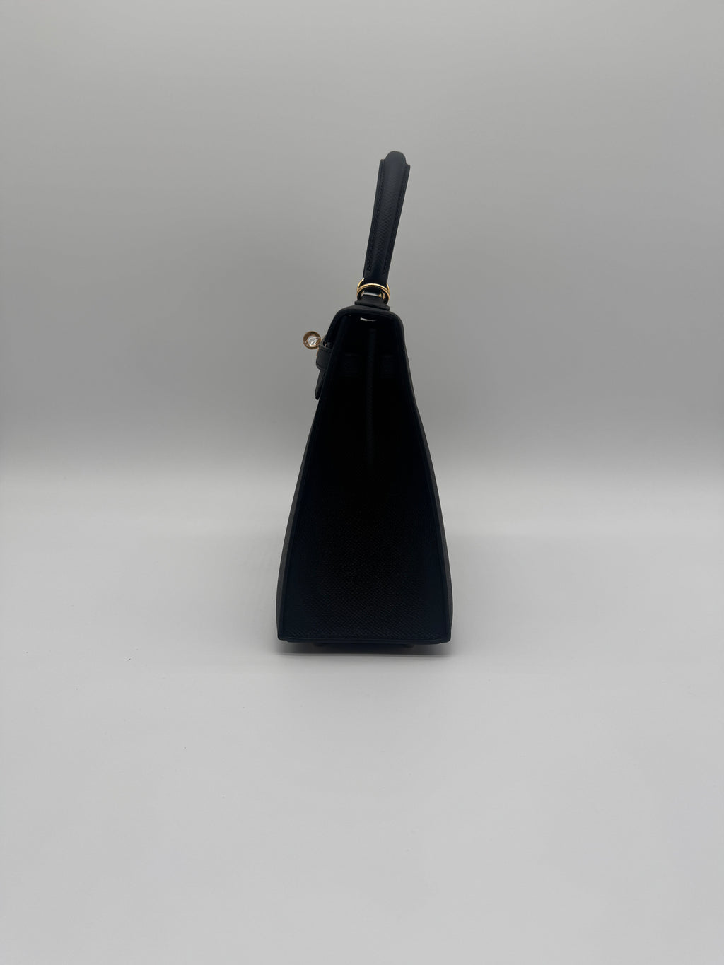 Hermès Kelly 25 Black Epsom Gold Hardware