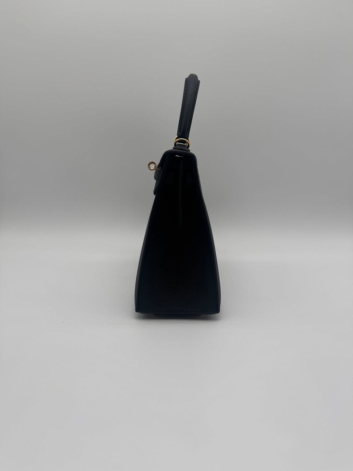 Hermès Kelly 25 Black Epsom Gold Hardware