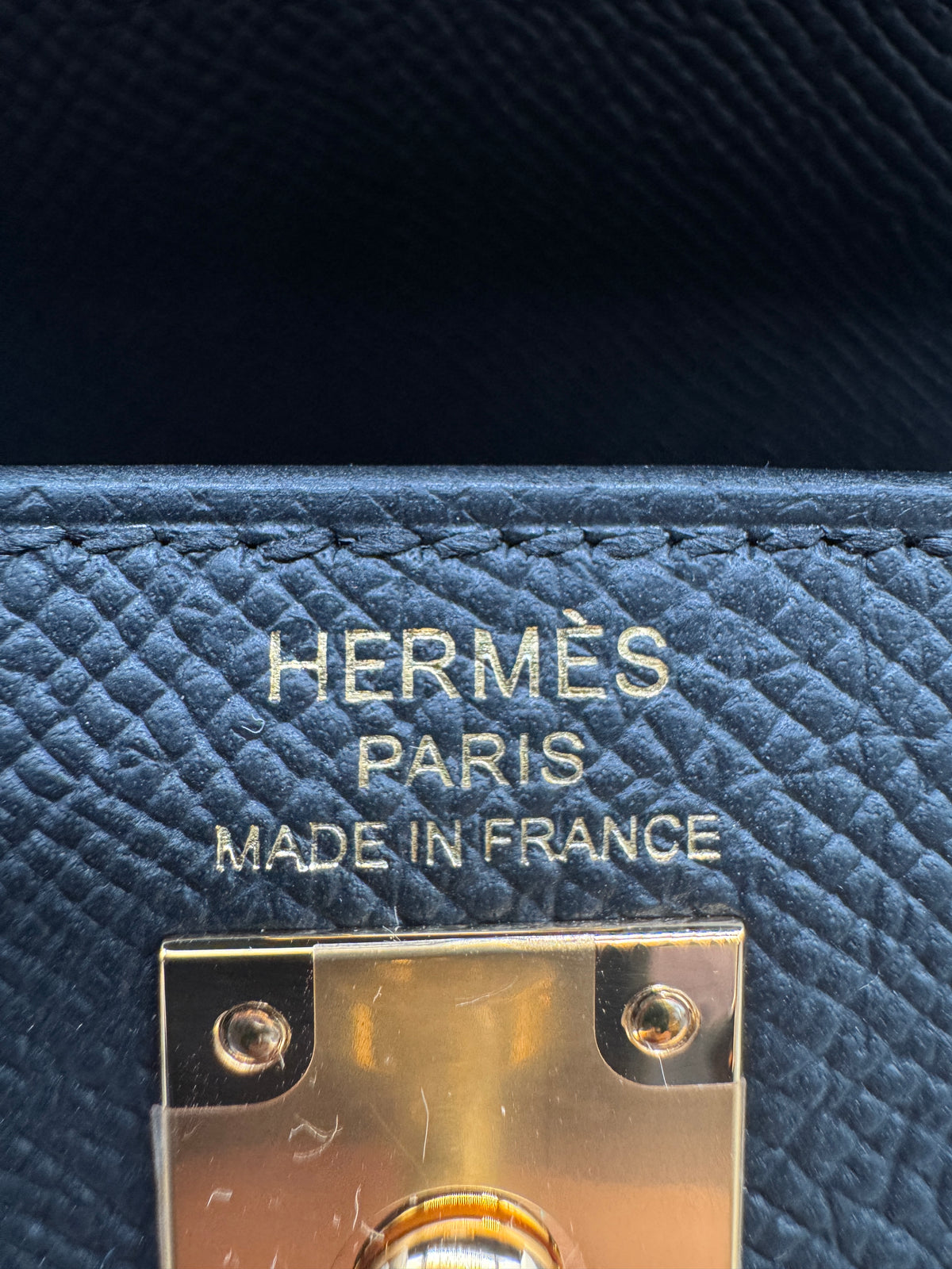 Hermès Kelly 25 Black Epsom Gold Hardware