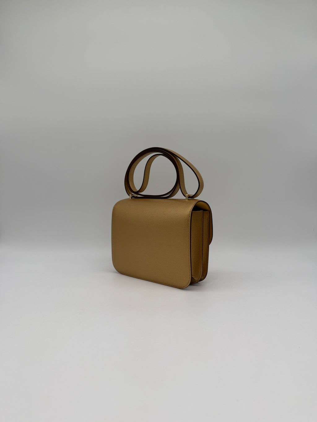 Hermès Constance 18 Dore Chevre Permabrass Hardware
