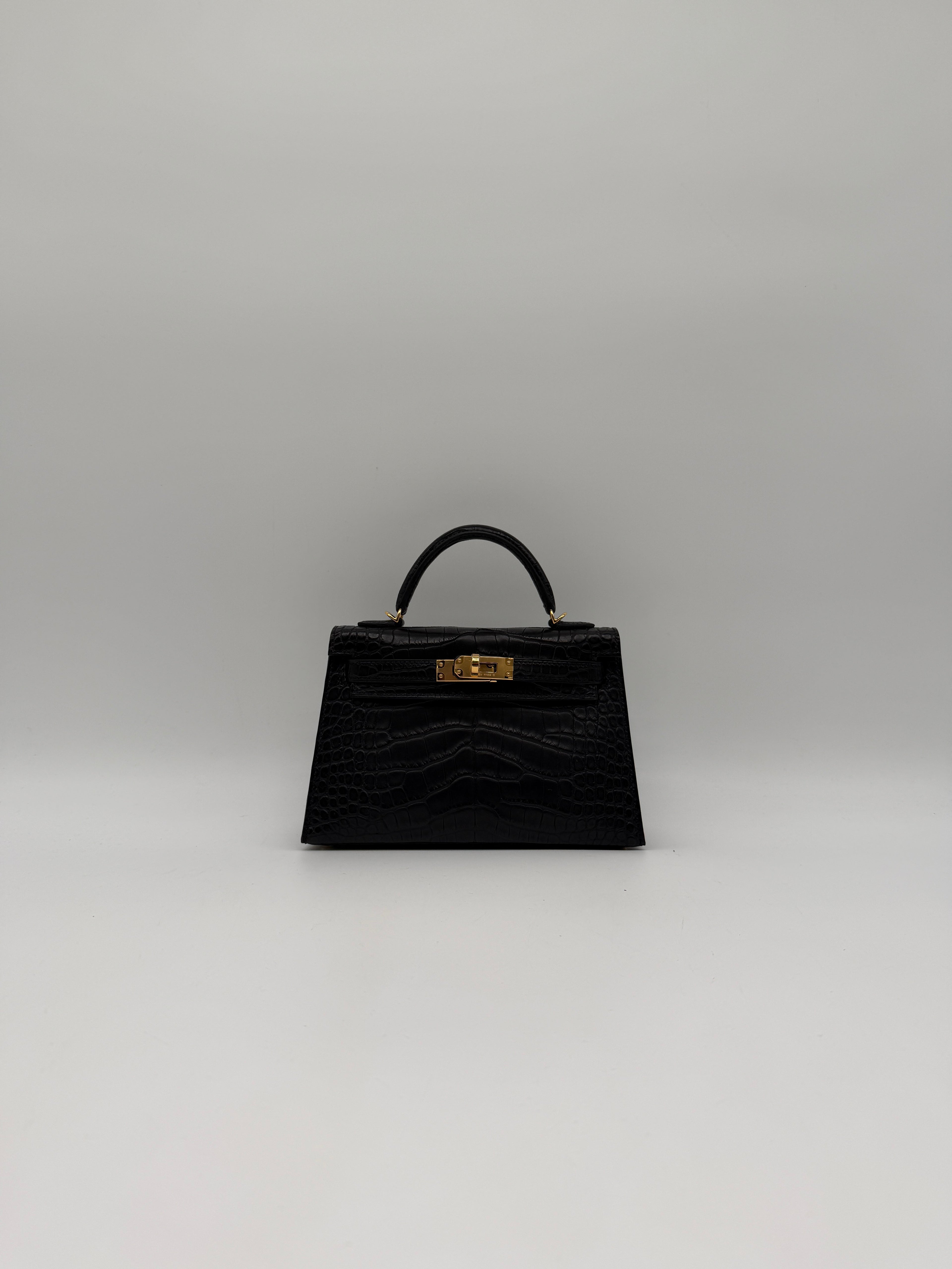 Hermès Mini Kelly Black Matte Alligator Gold Hardware