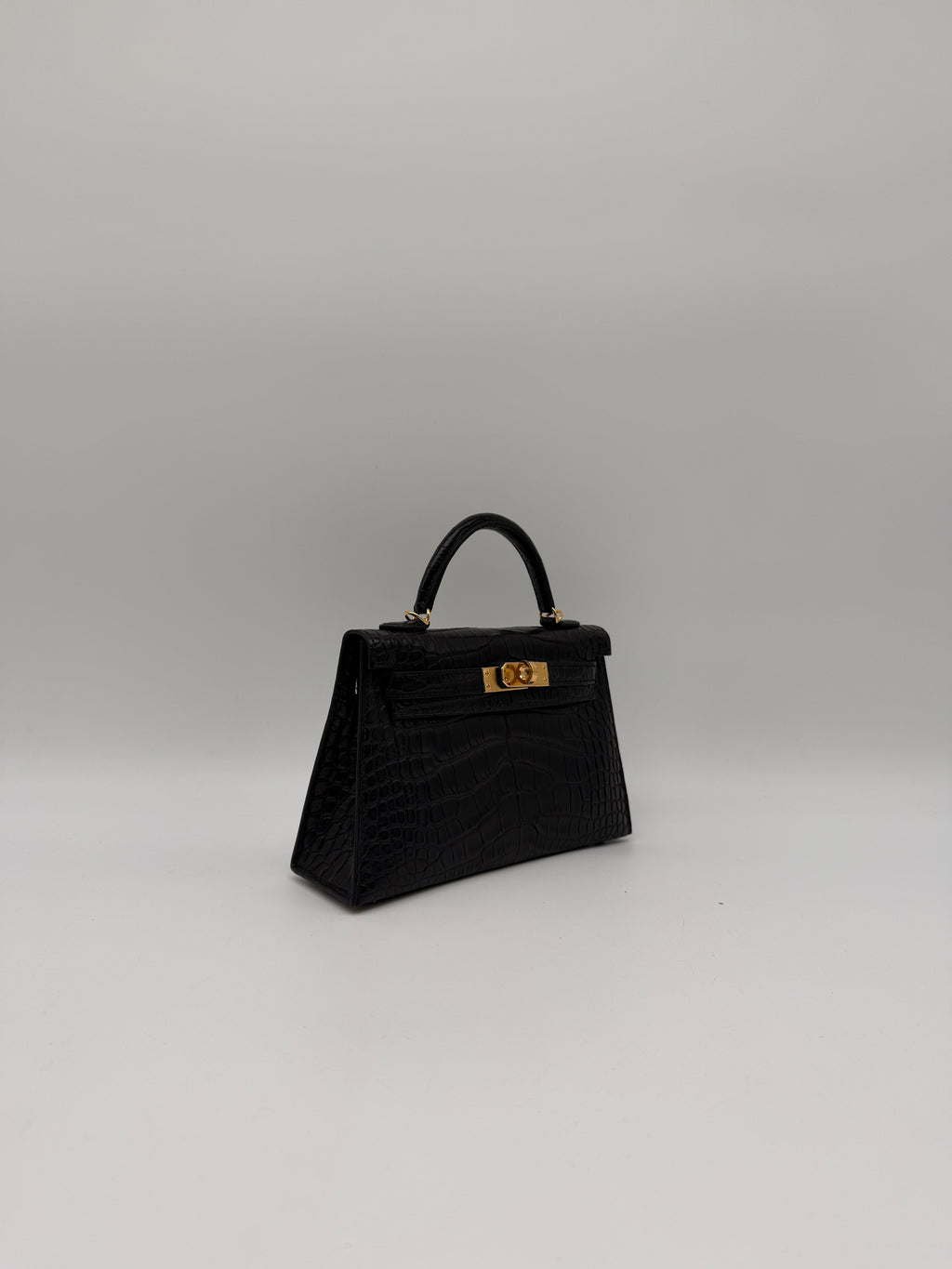 Hermès Mini Kelly Black Matte Alligator Gold Hardware