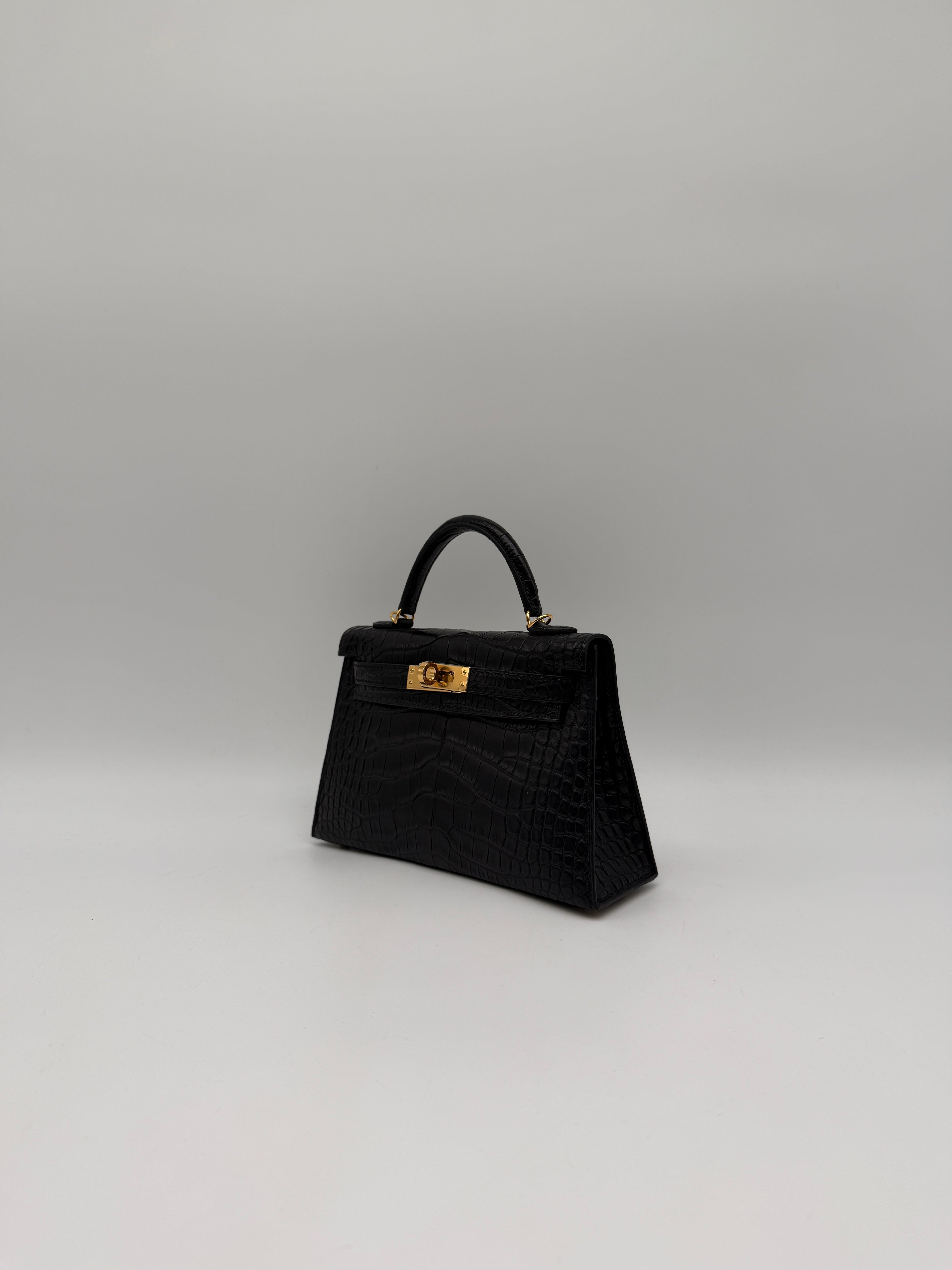 Hermès Mini Kelly Black Matte Alligator Gold Hardware