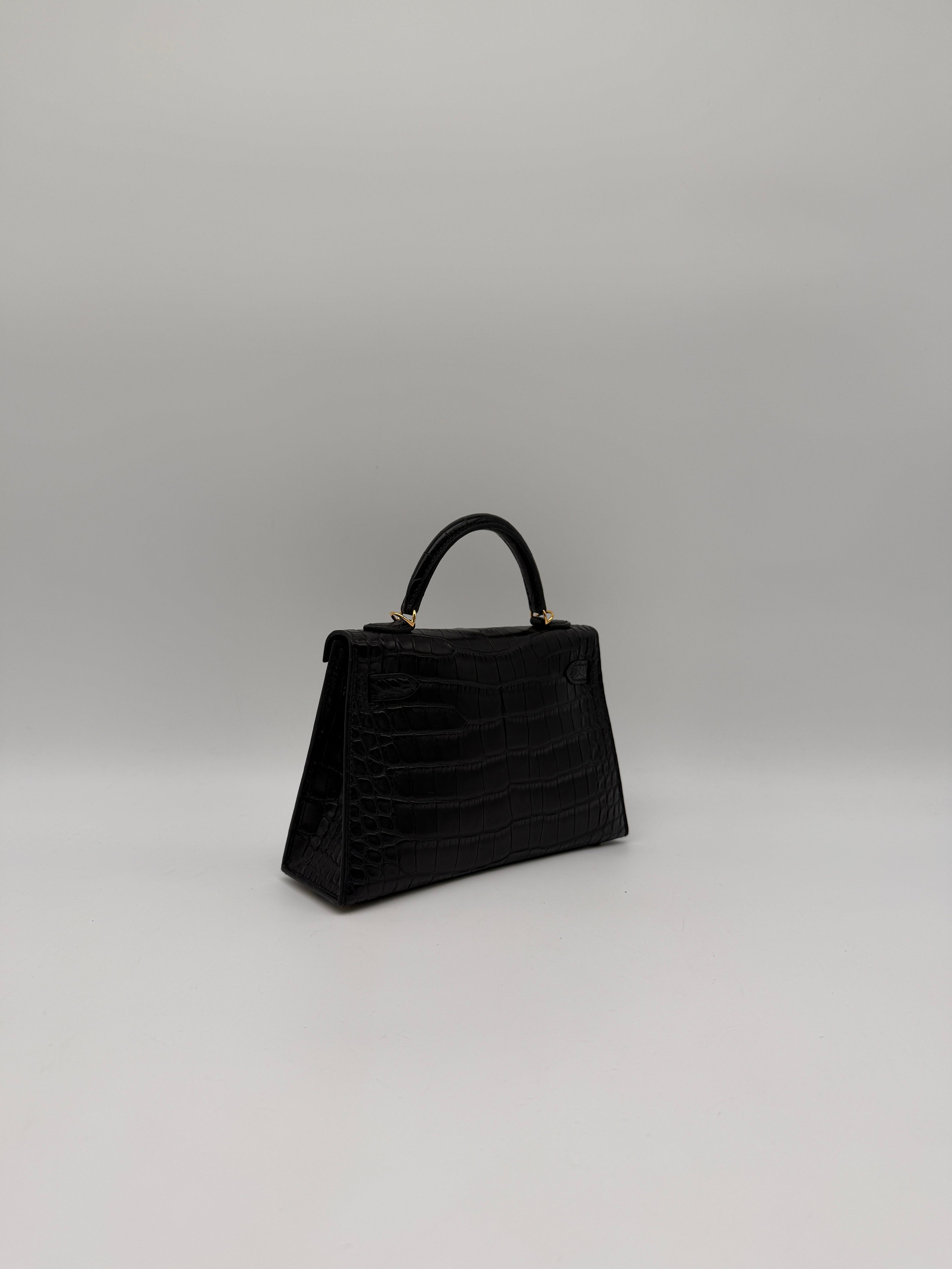 Hermès Mini Kelly Black Matte Alligator Gold Hardware