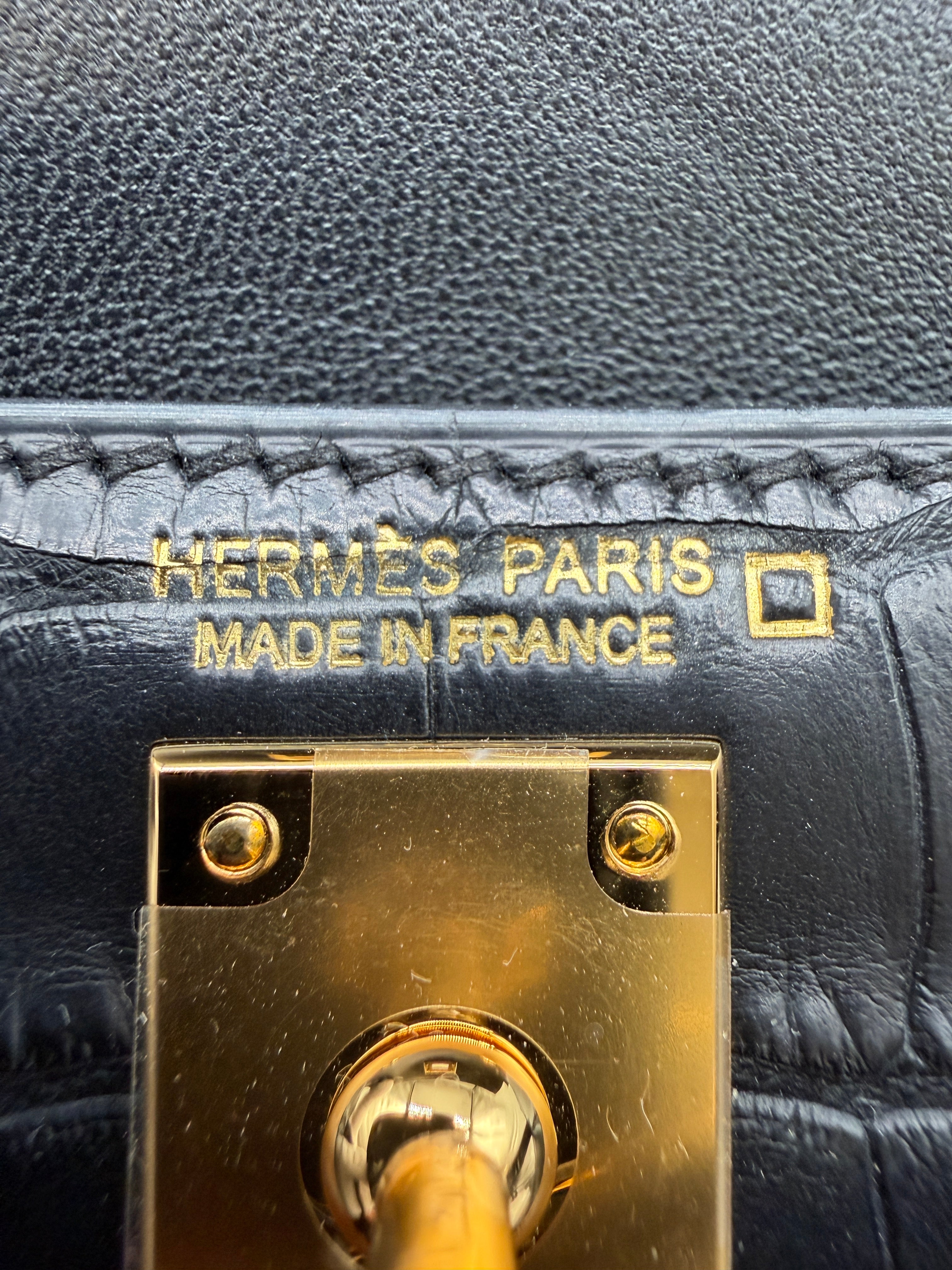 Hermès Mini Kelly Black Matte Alligator Gold Hardware
