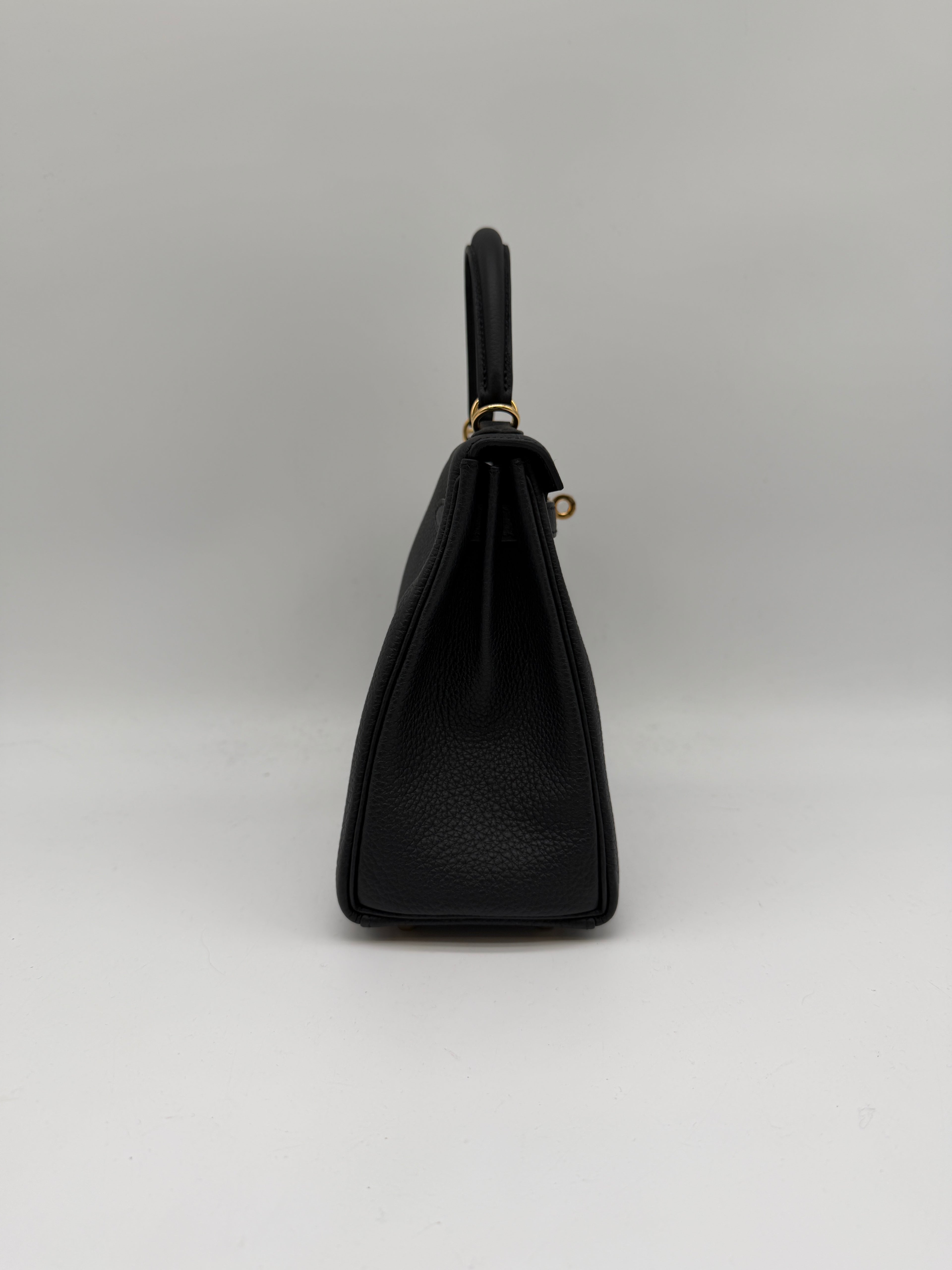 Hermès Kelly 25 Black Togo Gold Hardware