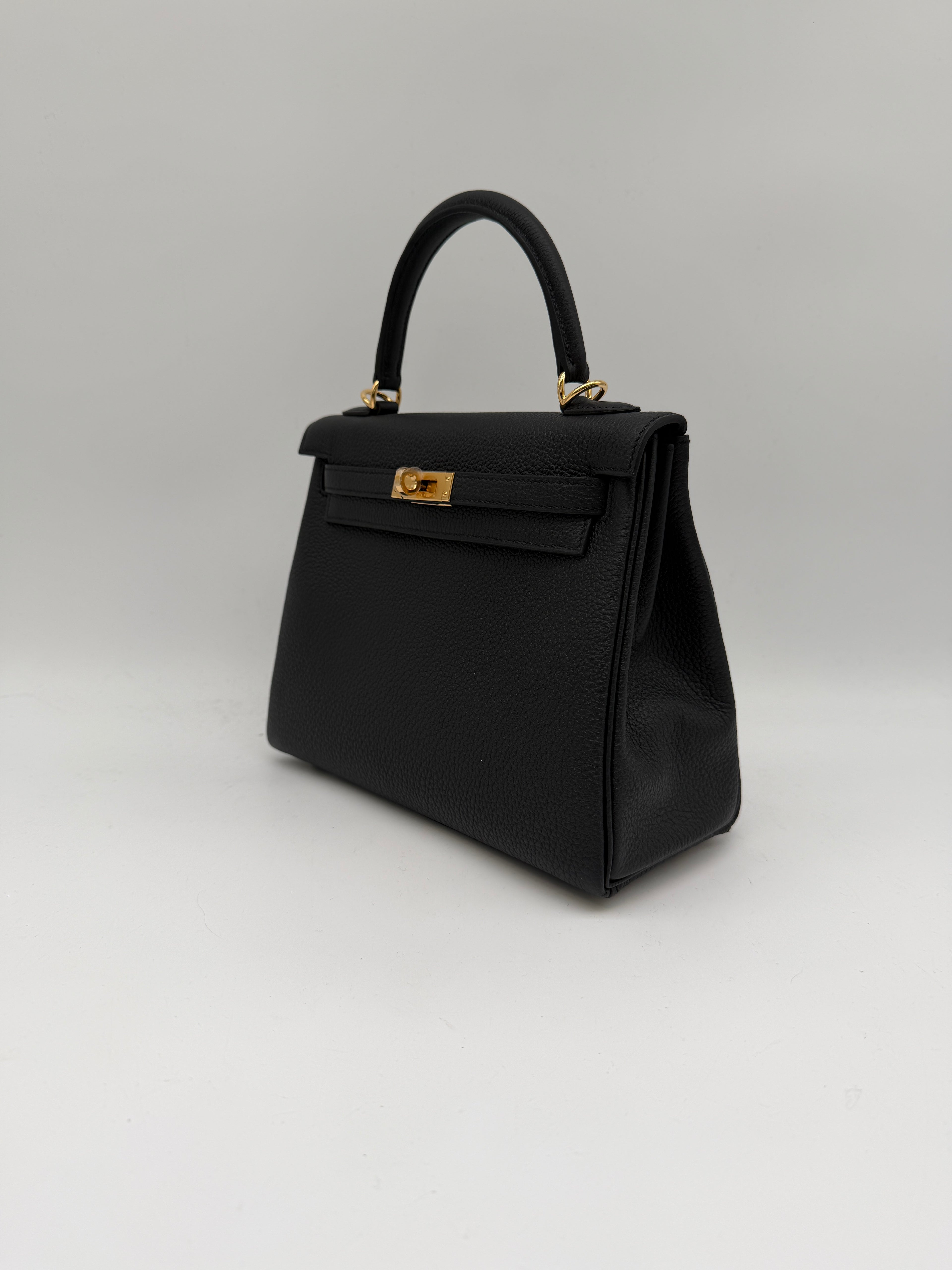 Hermès Kelly 25 Black Togo Gold Hardware