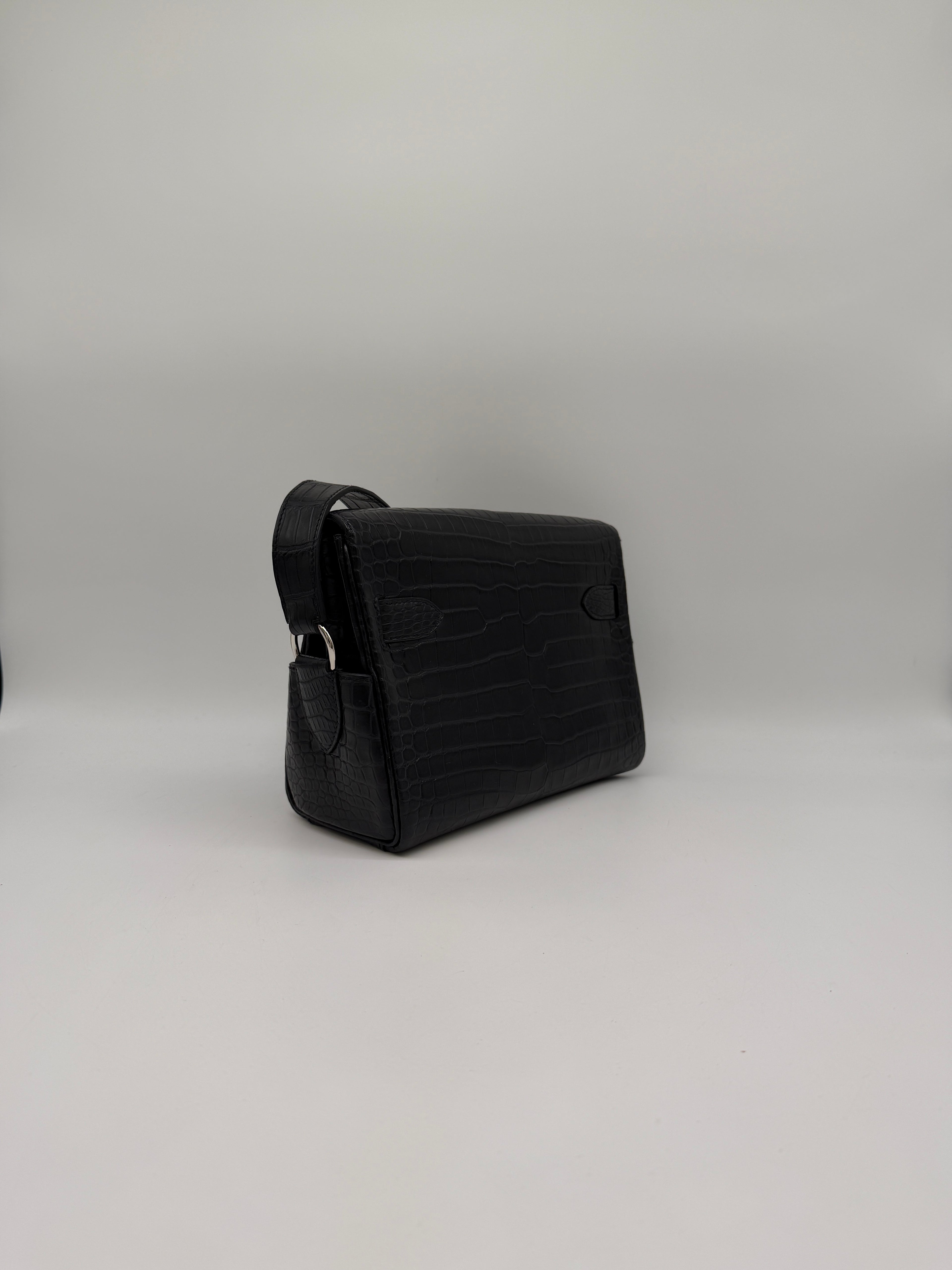 Hermès Kelly Messenger PM Black Matte Porosus Palladium Hardware