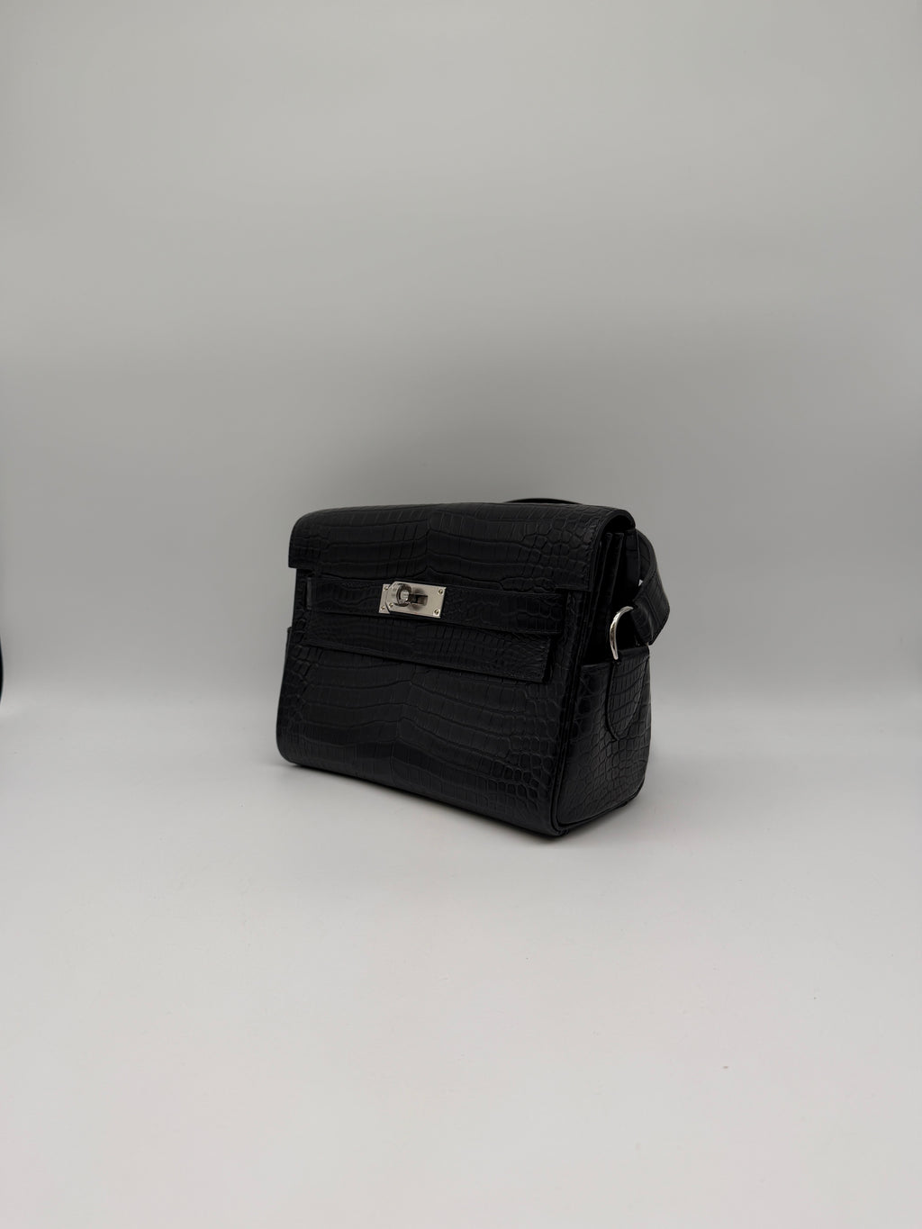 Hermès Kelly Messenger PM Black Matte Porosus Palladium Hardware
