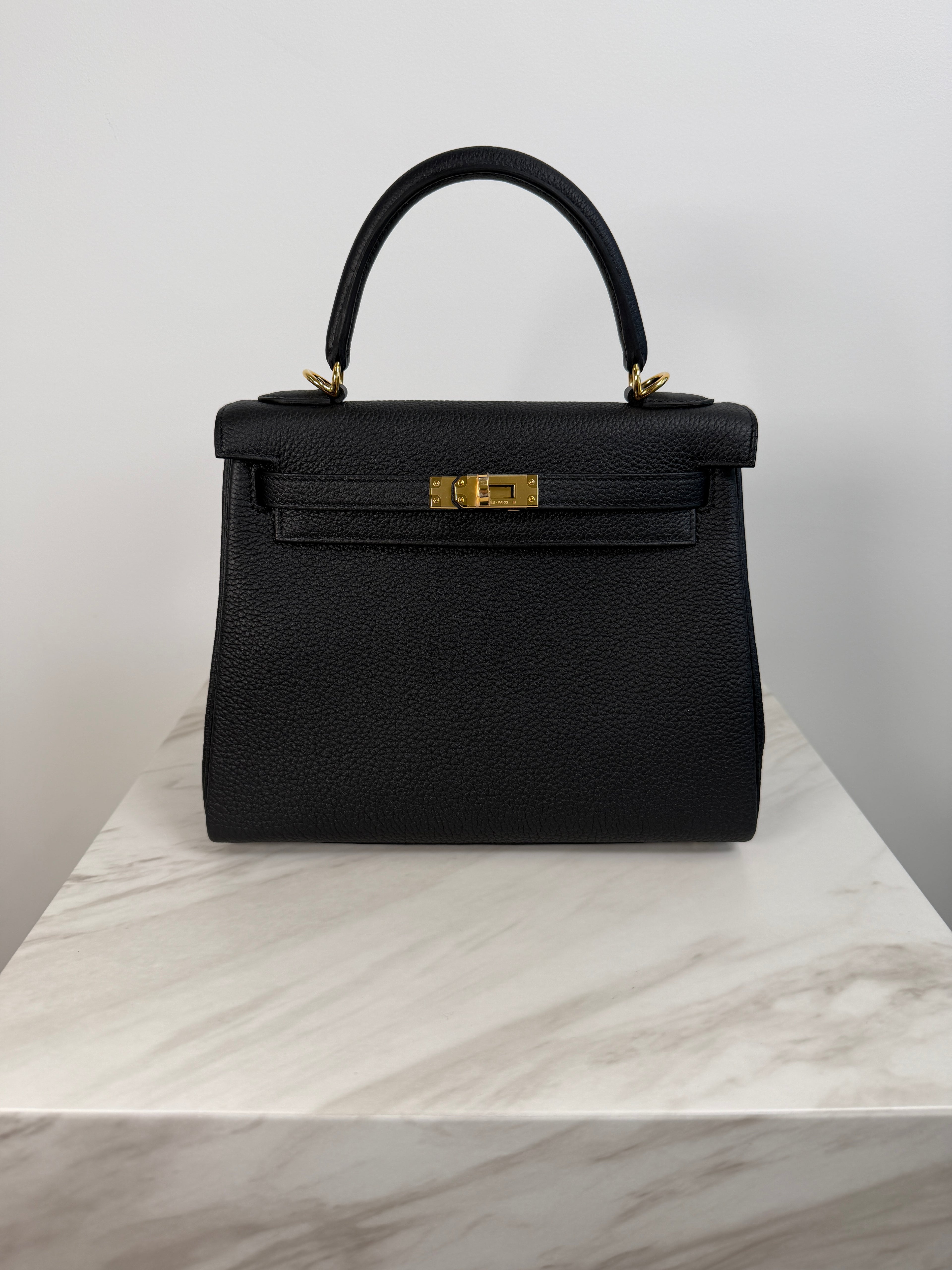 Hermès Kelly 25 Black Togo Gold Hardware