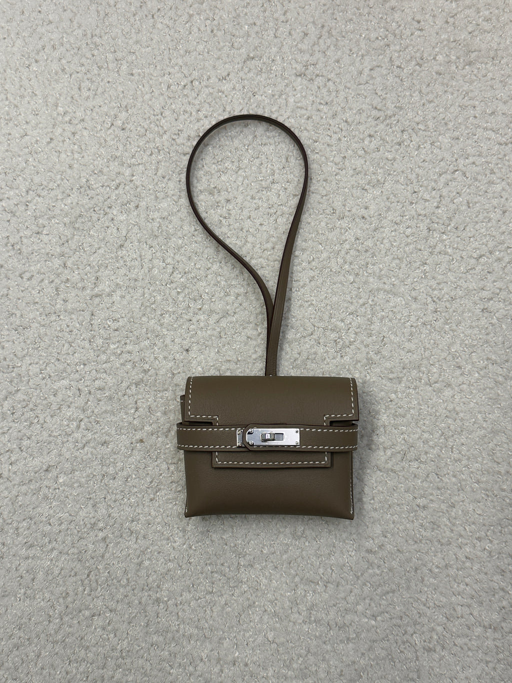 Hermès Kellyfestival charm étoupe Swift