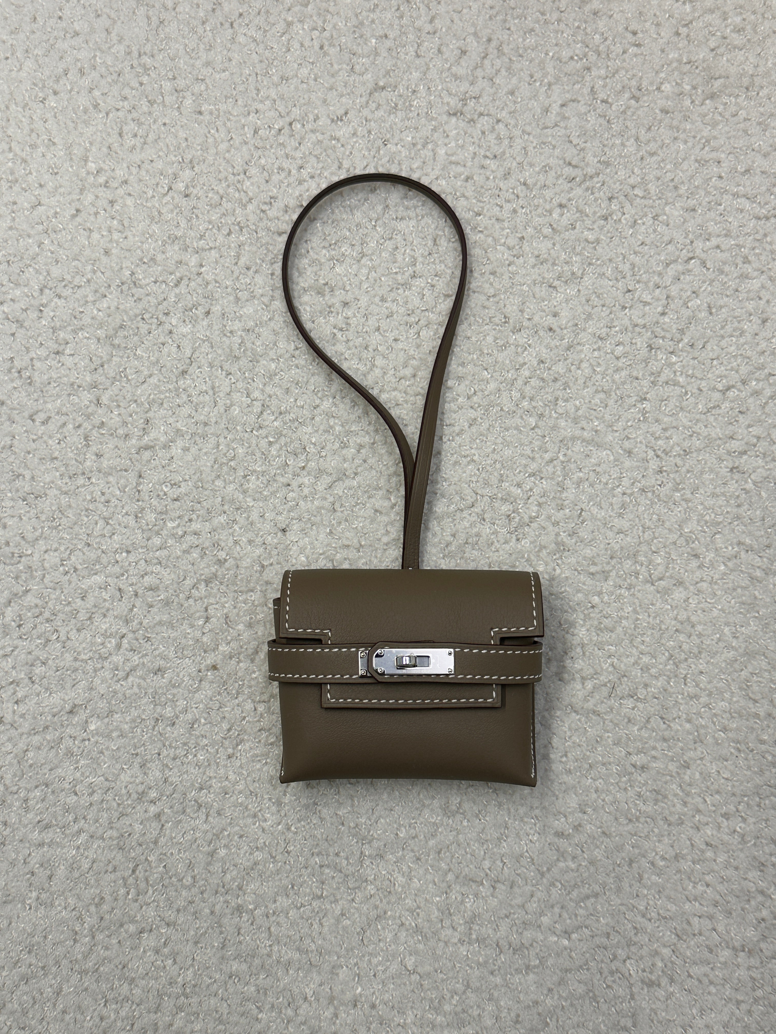 Hermès Kellyfestival charm étoupe Swift