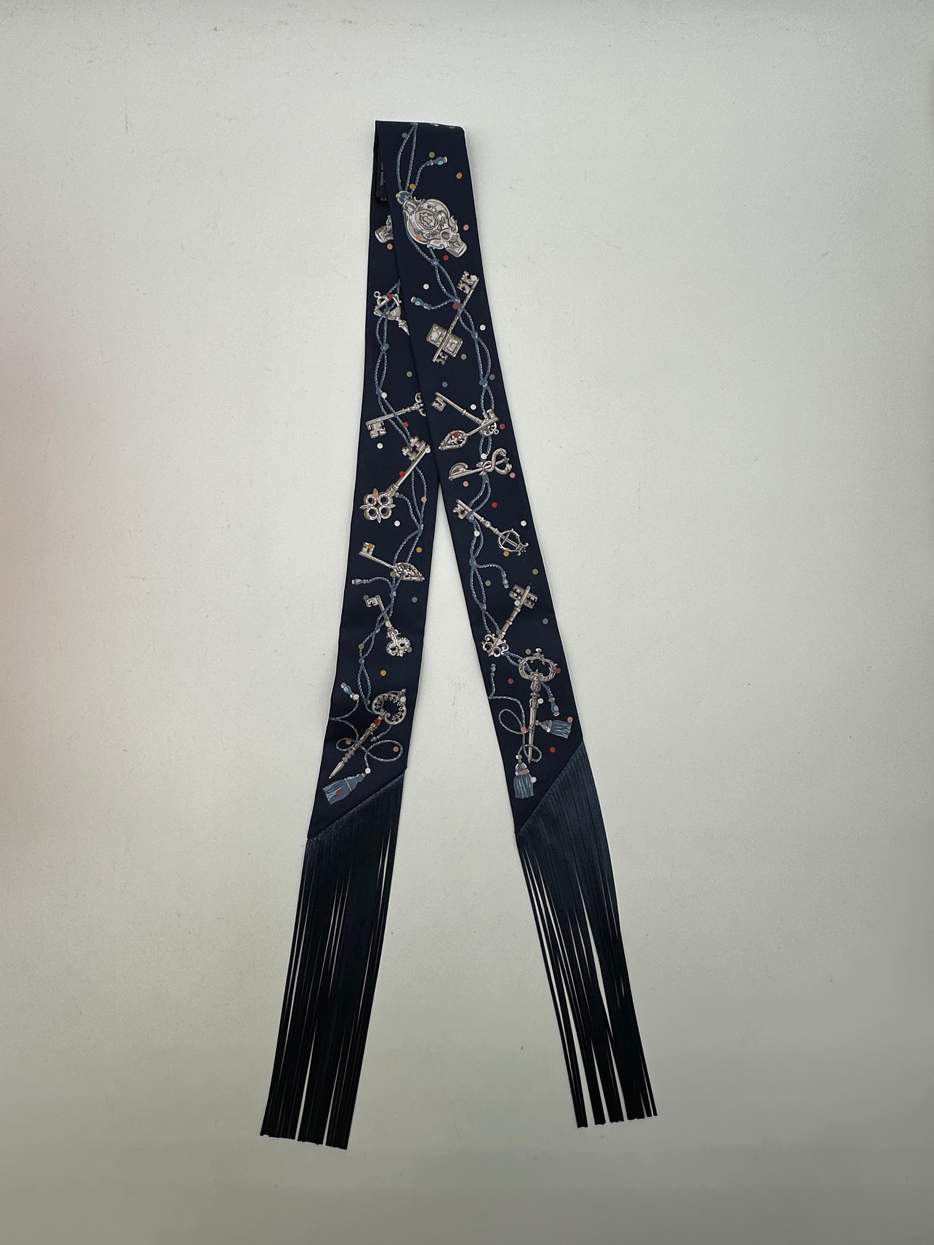 Hermès "Les Cles A Pois" Leather Fringes Twilly Bleu Marine/ Argent/Multicolour Gris