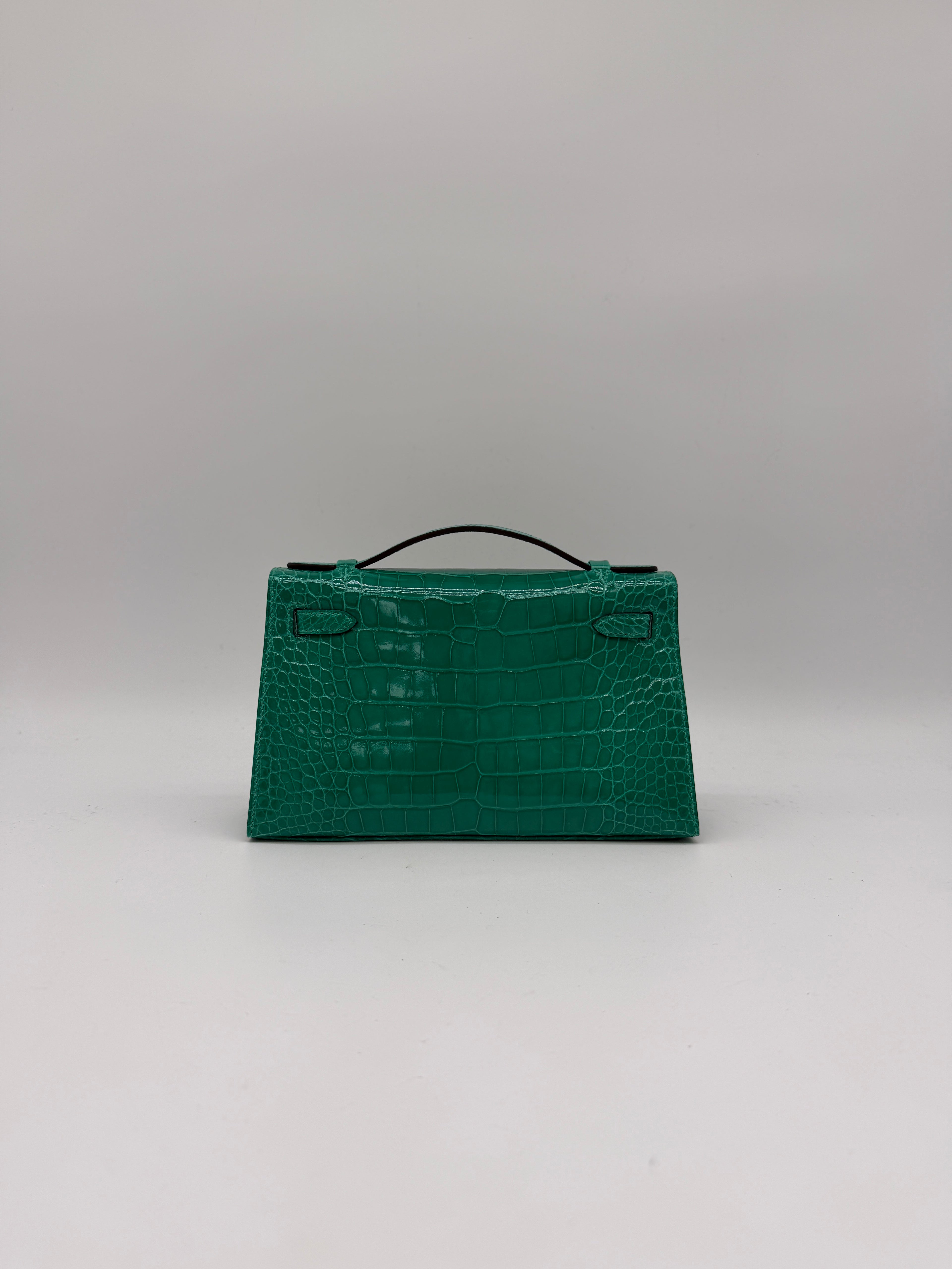 Hermès Kelly Pochette Vert Jade Shiny Alligator Gold Hardware