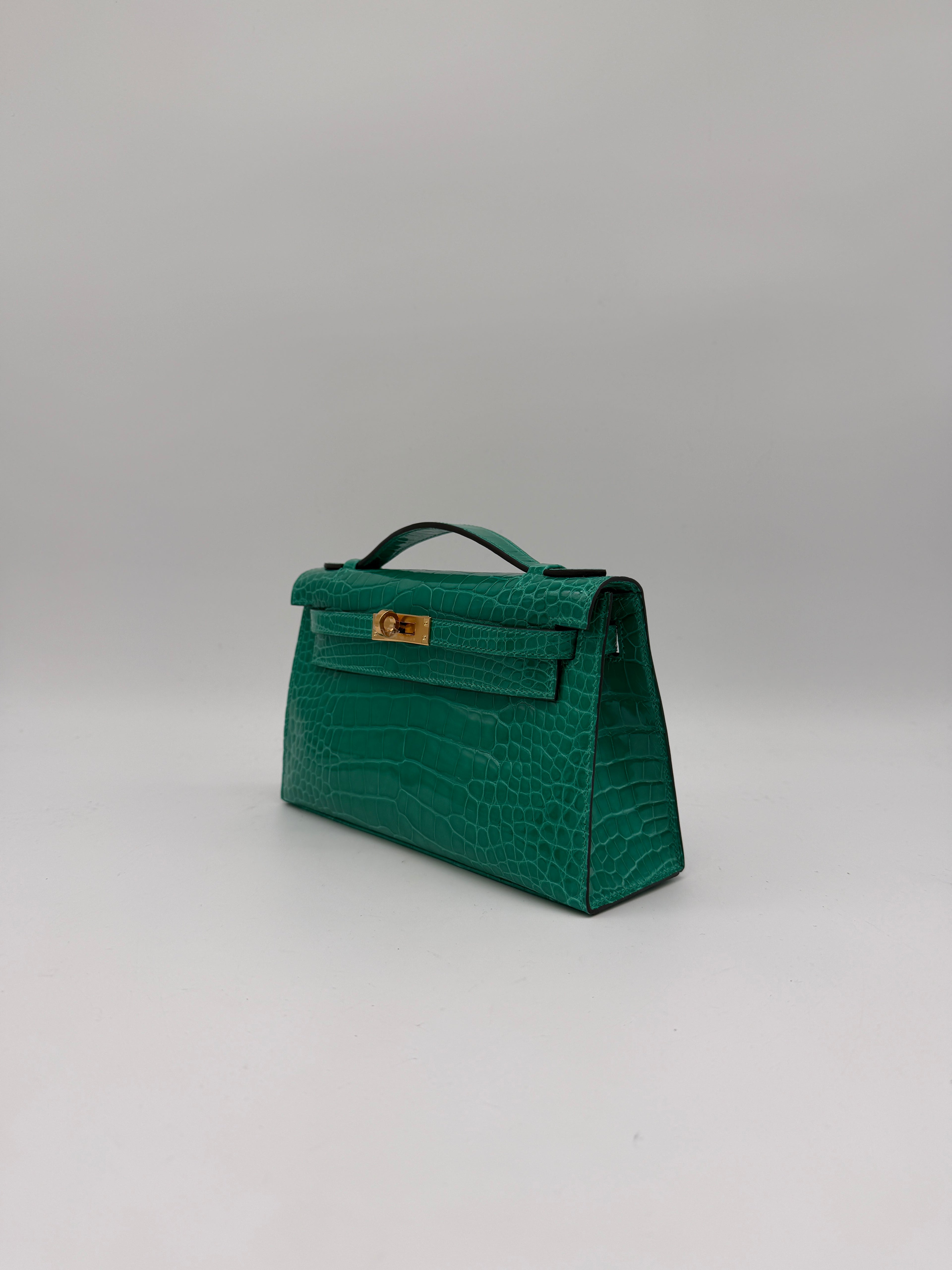 Hermès Kelly Pochette Vert Jade Shiny Alligator Gold Hardware