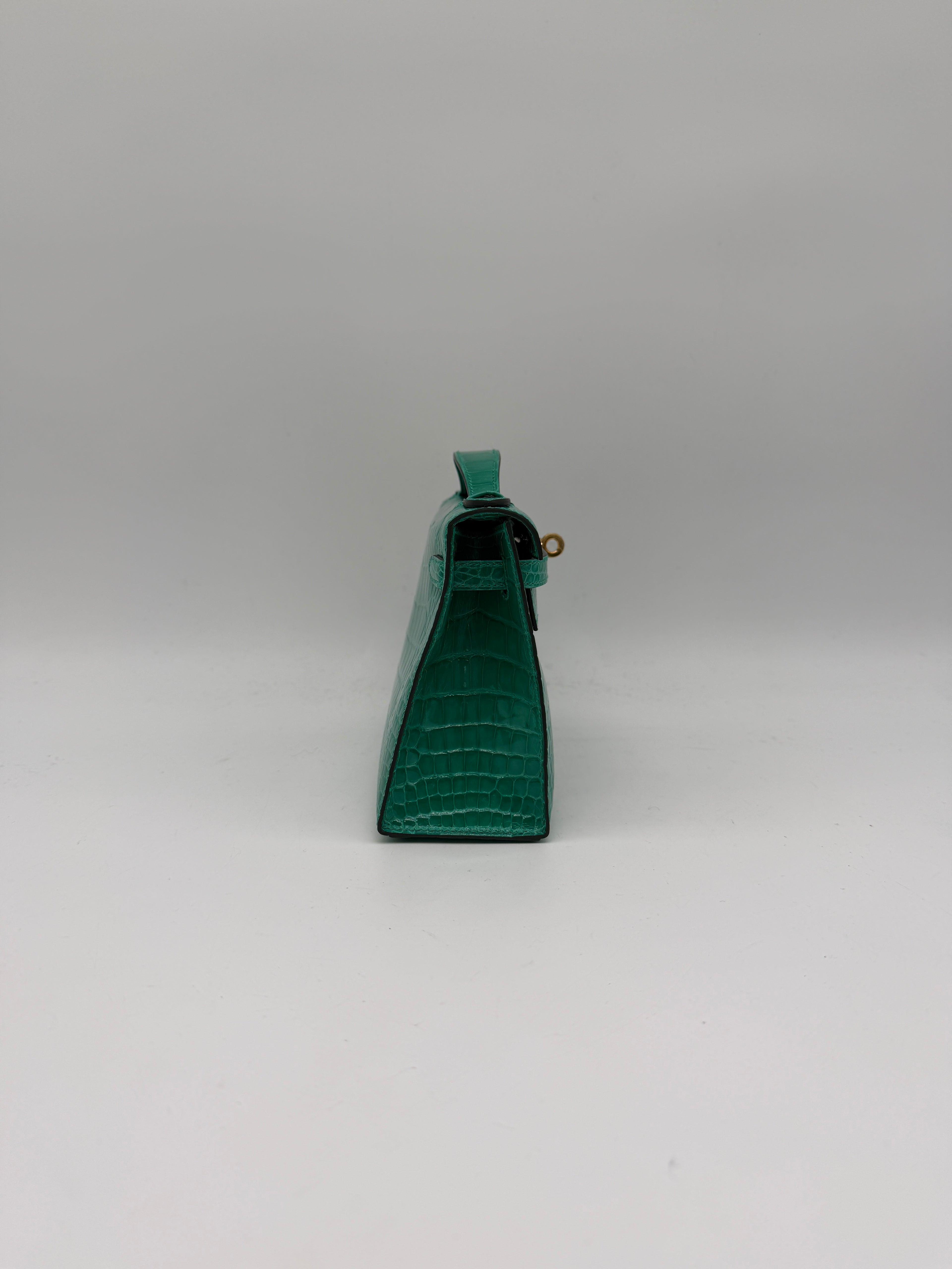 Hermès Kelly Pochette Vert Jade Shiny Alligator Gold Hardware