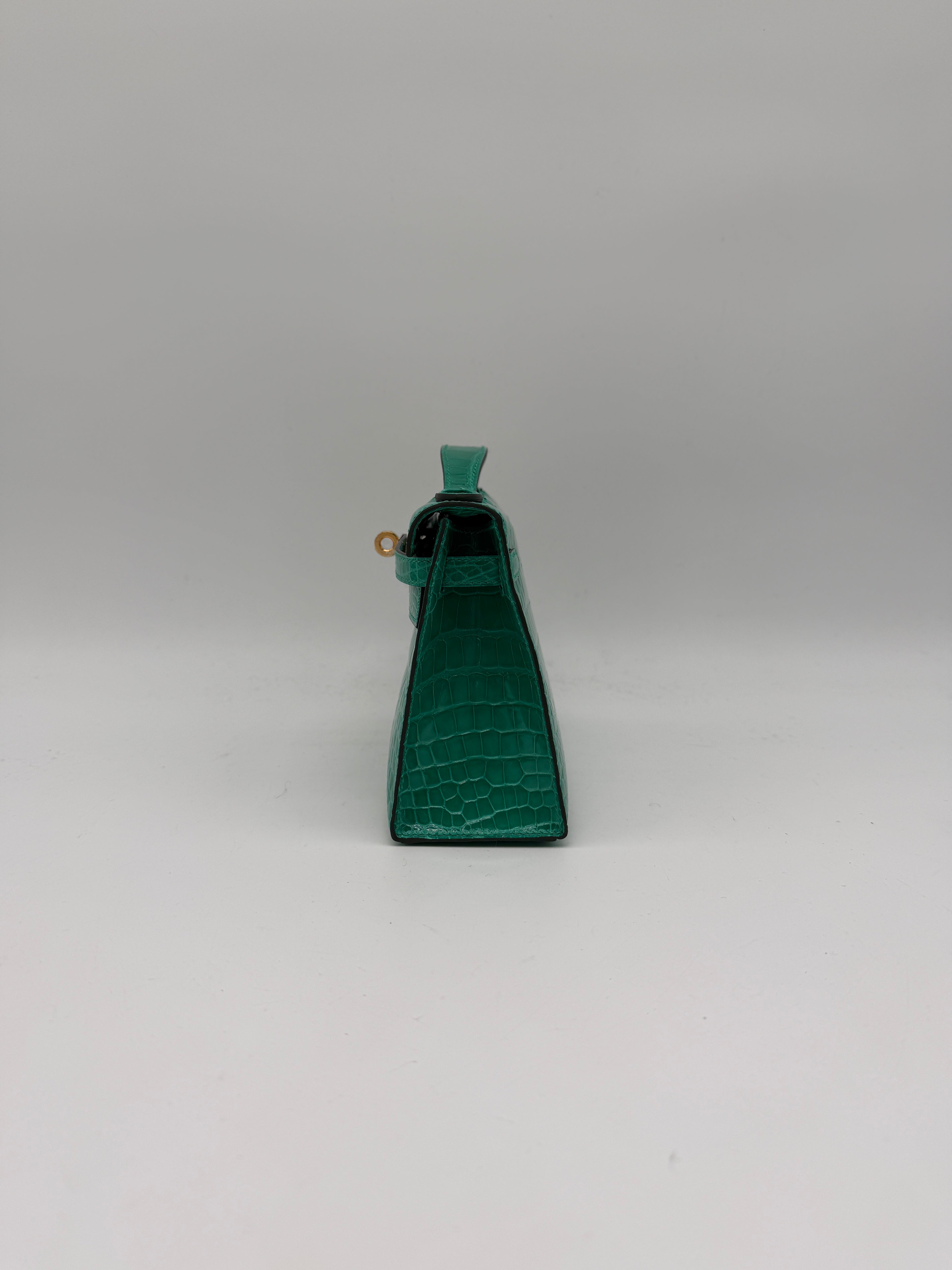 Hermès Kelly Pochette Vert Jade Shiny Alligator Gold Hardware