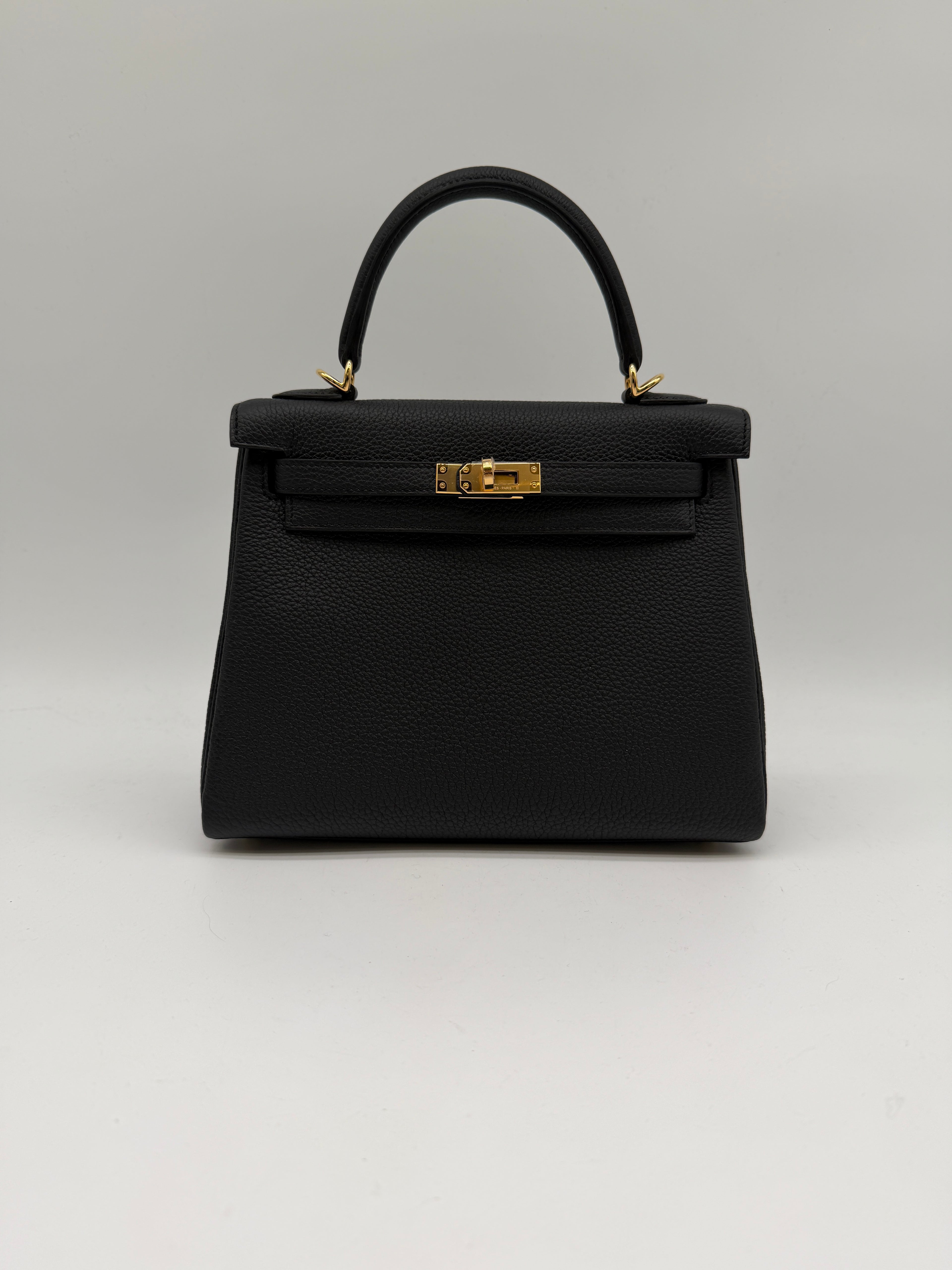 Hermès Kelly 25 Black Togo Gold Hardware