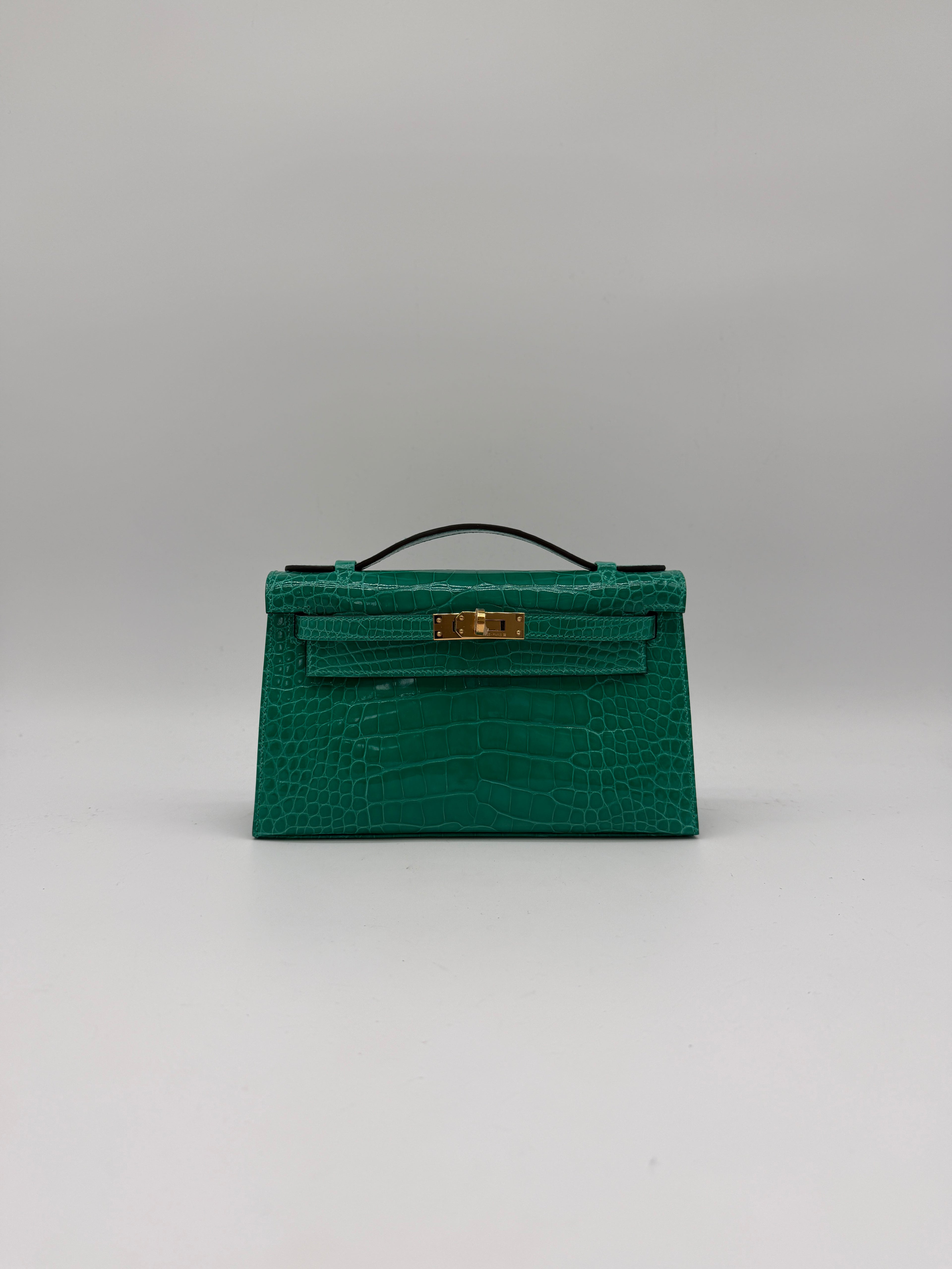 Hermès Kelly Pochette Vert Jade Shiny Alligator Gold Hardware