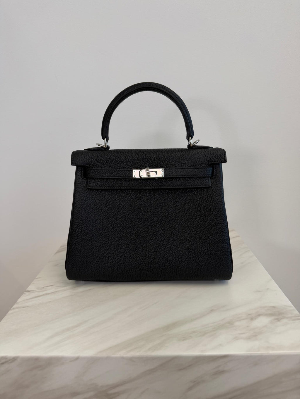 Hermès Kelly 25 Black Togo Palladium Hardware