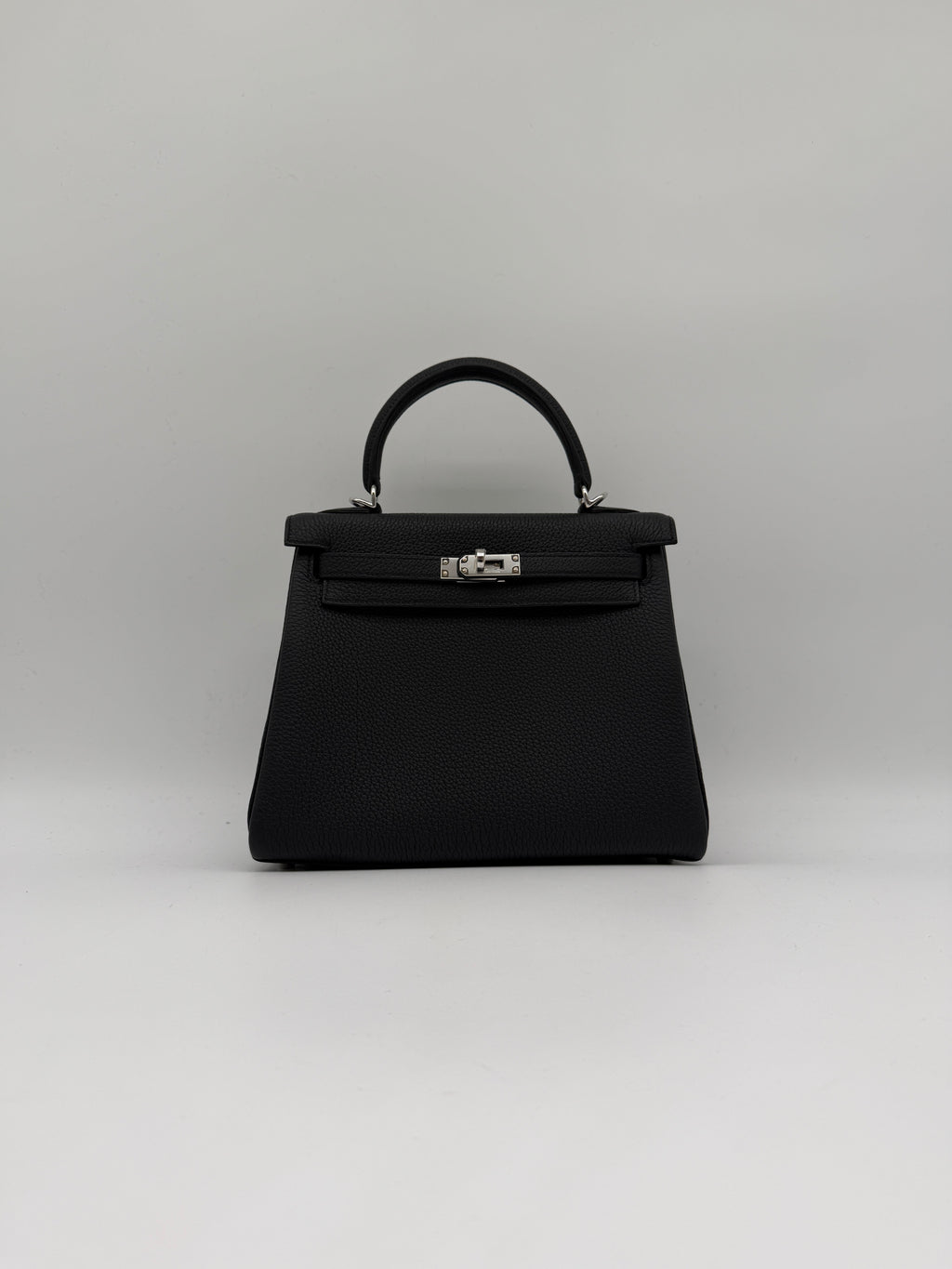 Hermès Kelly 25 Black Togo Palladium Hardware