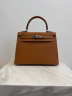 Hermès Kelly 25 Gold Epsom Palladium Hardware