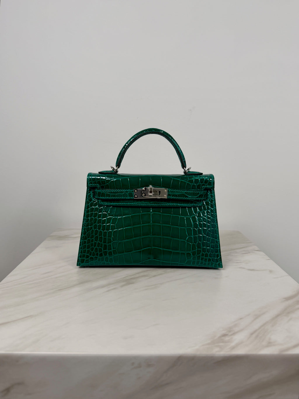 Hermès Mini Kelly Vert Emeraude Shiny Alligator G 2026